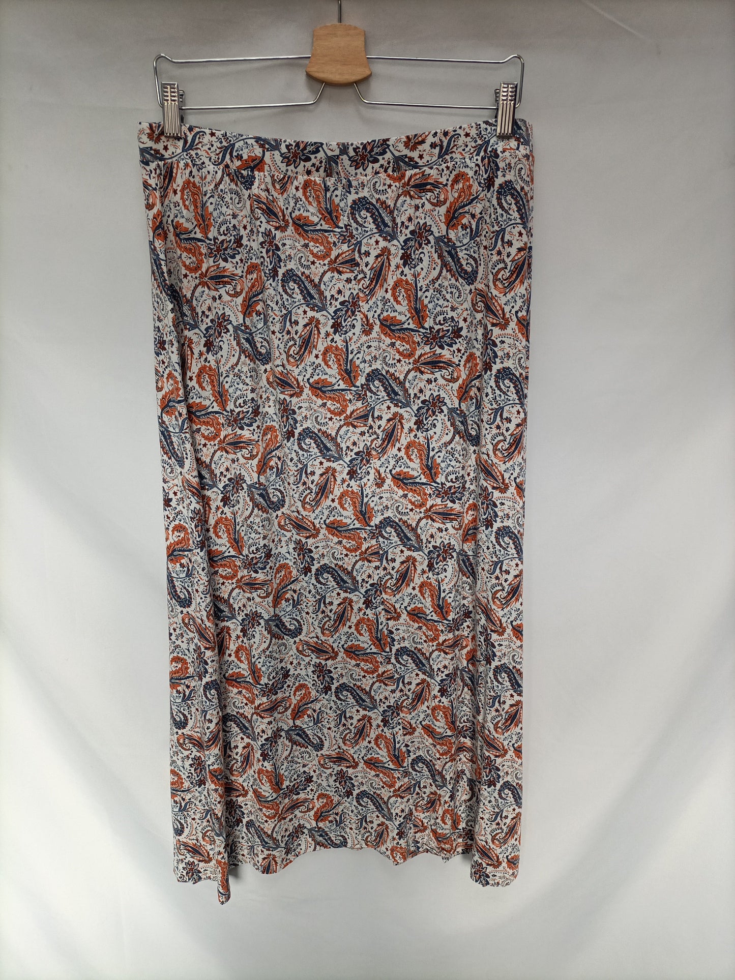 ESMARA. Falda midi amebas T.40/42