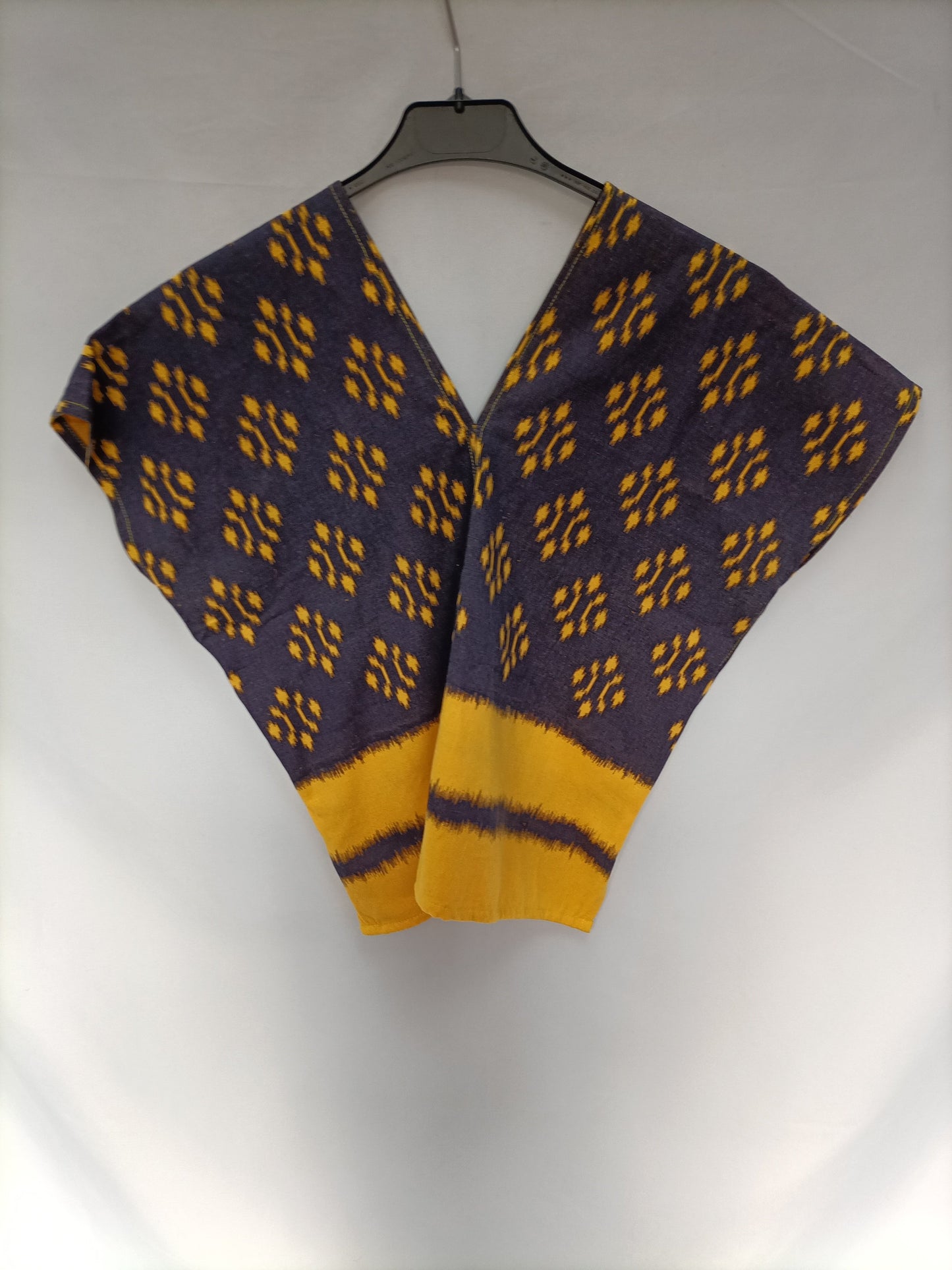 OTRAS. Top estampado azul y amarillo T.u (m)