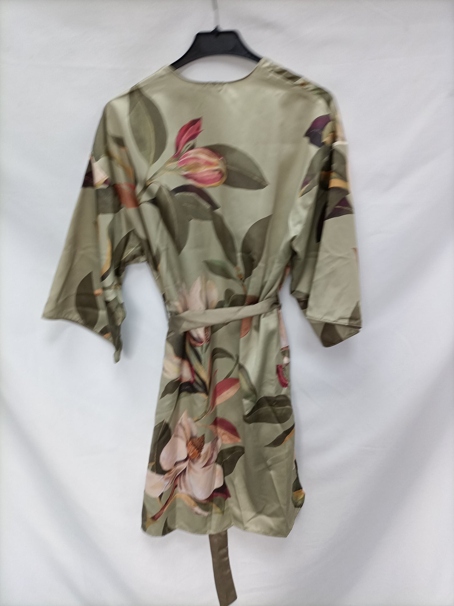 OYSHO. Kimono/bata verde flores T.s