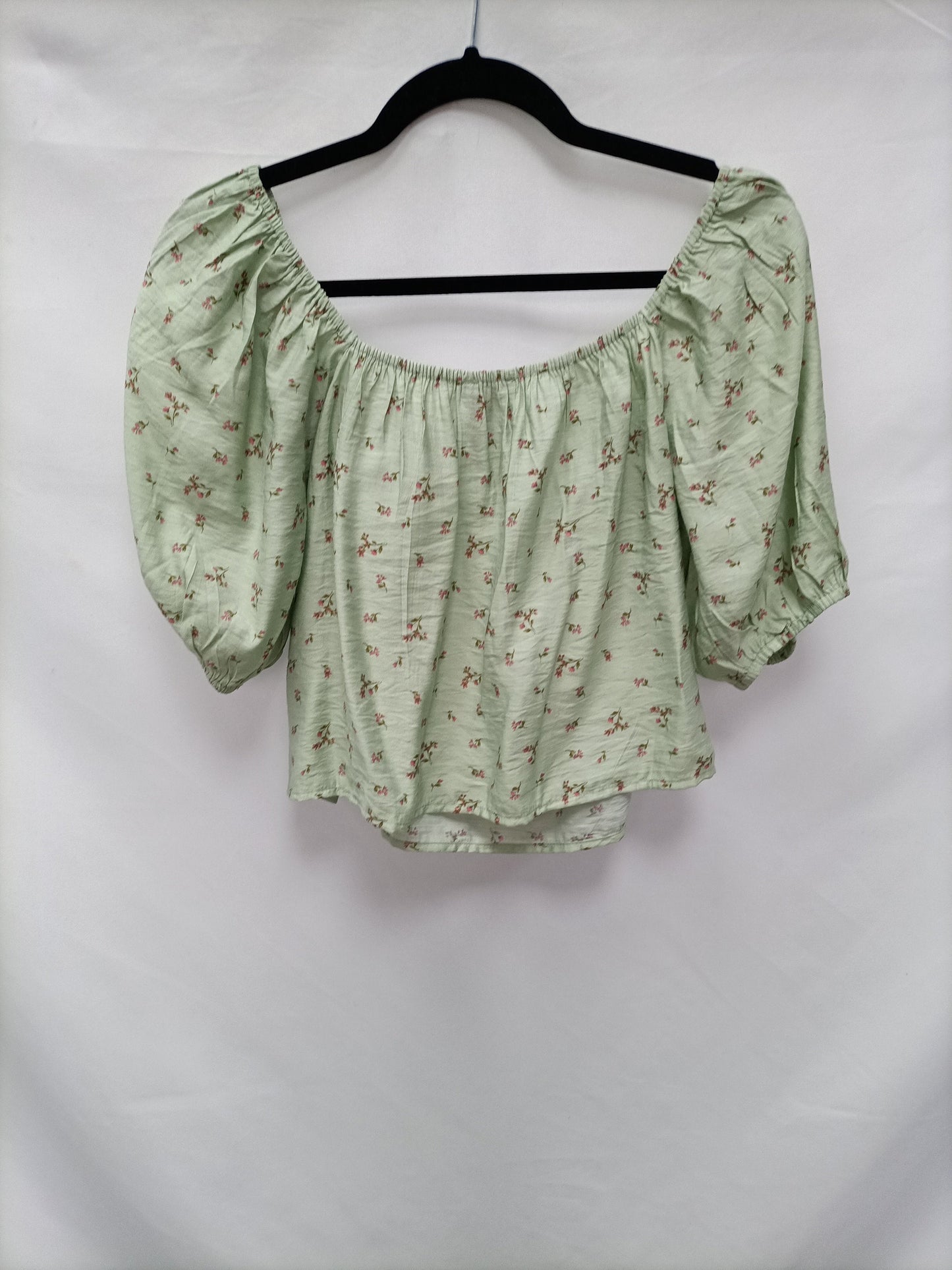 FOREVER21. Green Tm flower top