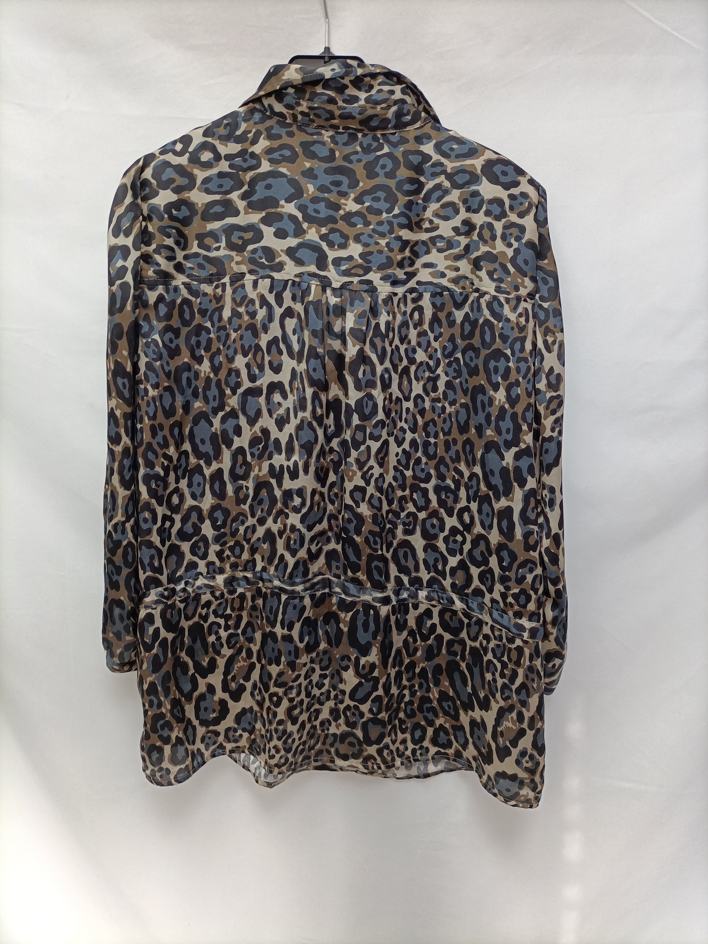 ANNA MORA. Blusa animal print T.46