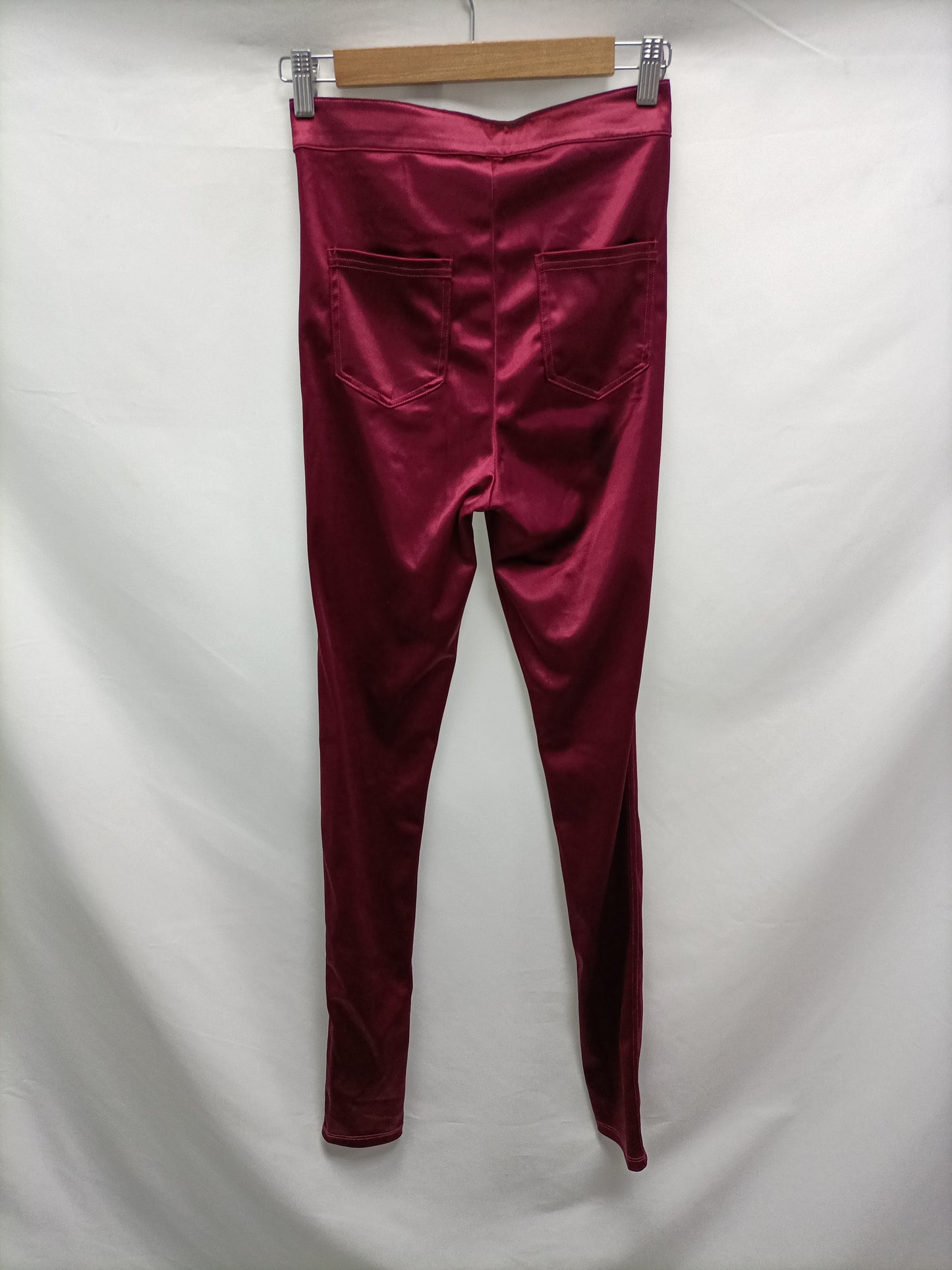 H&M. Leggins burdeos satinado T.s