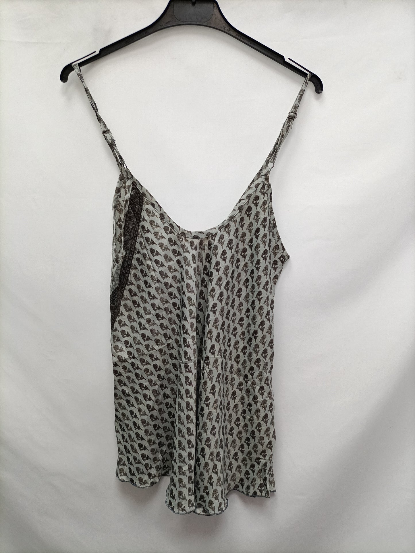 ÁLVAREZ ATELIER. Top gris flores T.u (m)