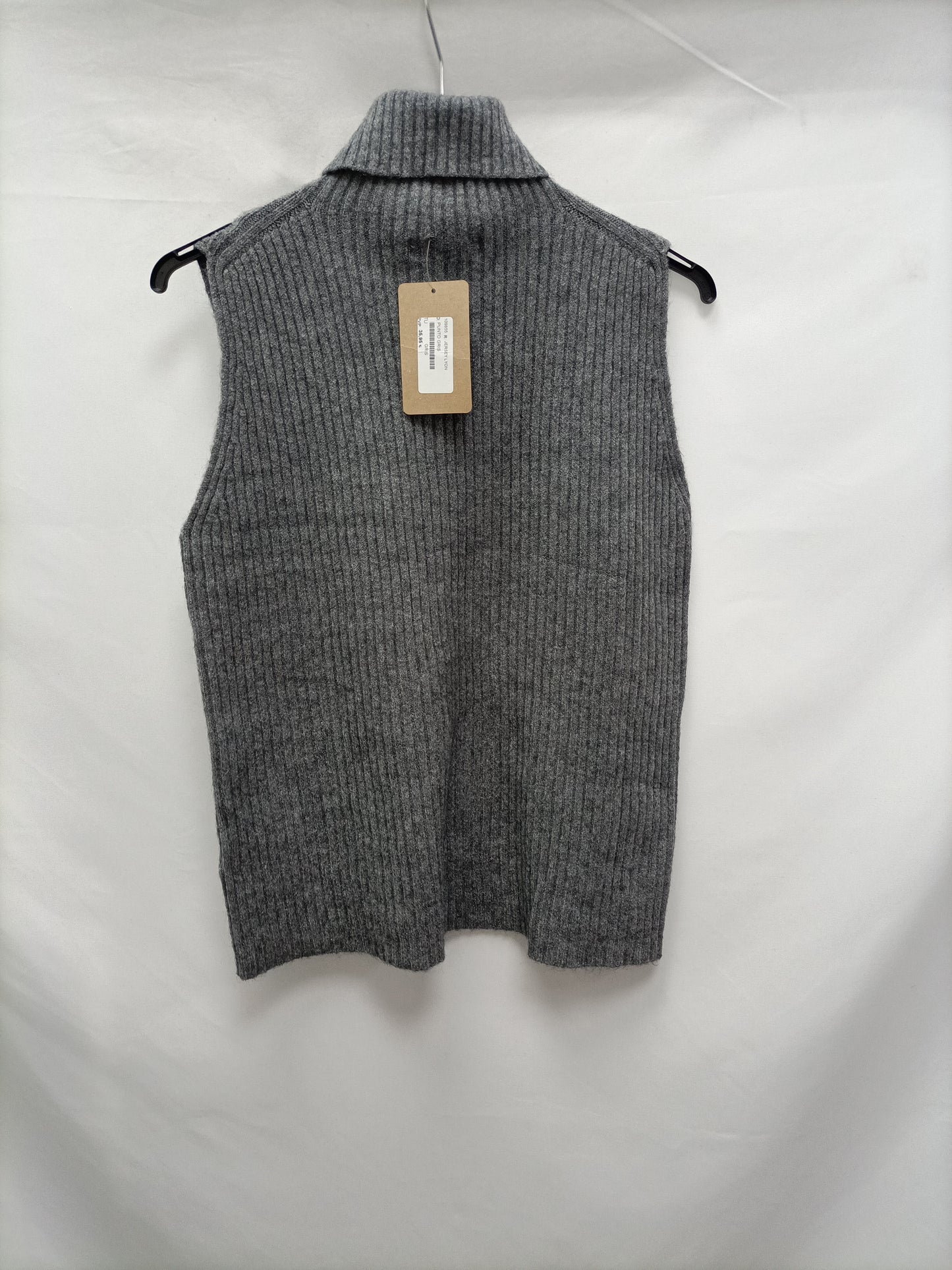 WITE&ONE. Grey Sleeveless Sweater Tu (m)