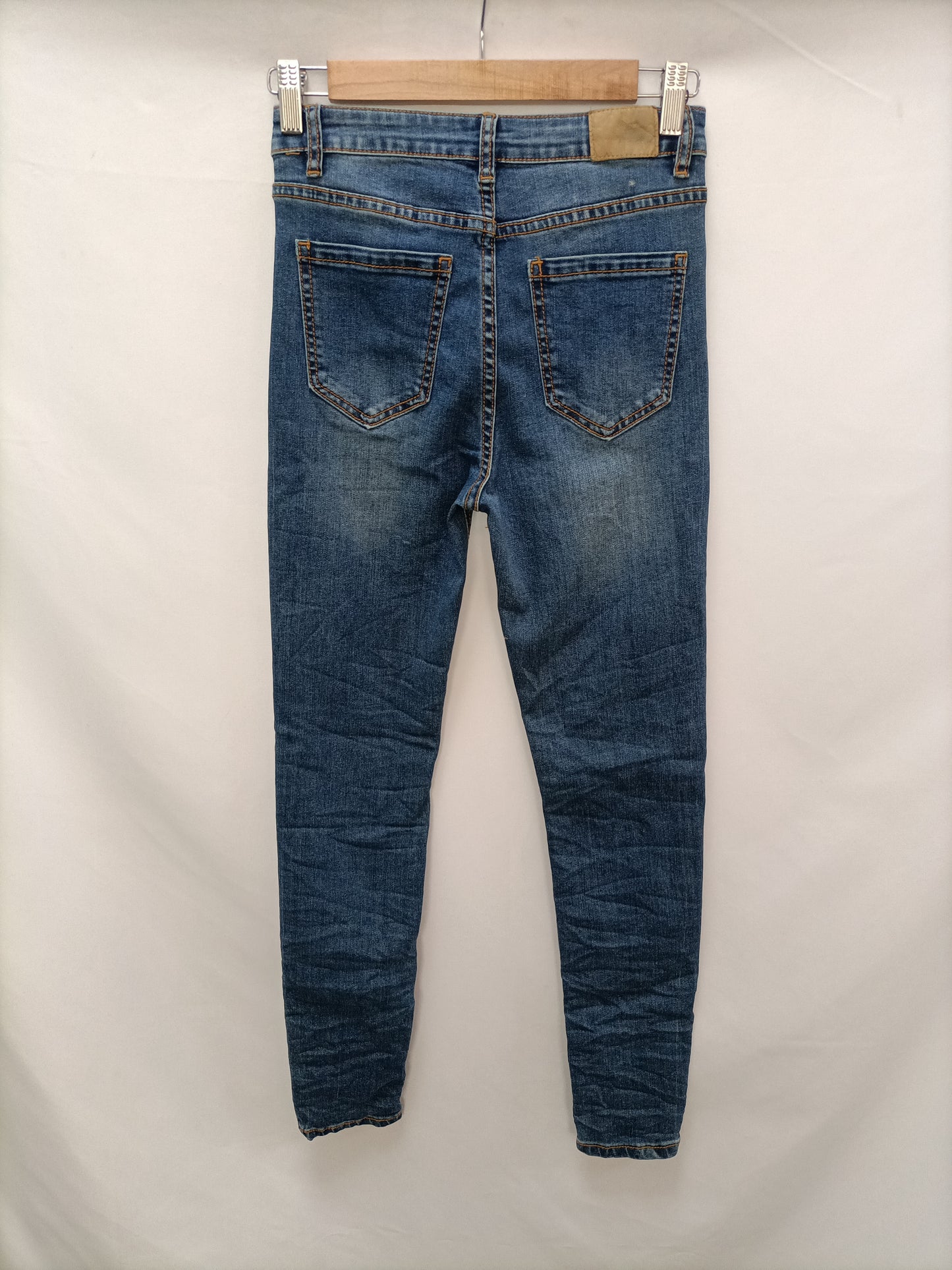 A PIE DE CALLE .Pantalones denin ajustado T.m