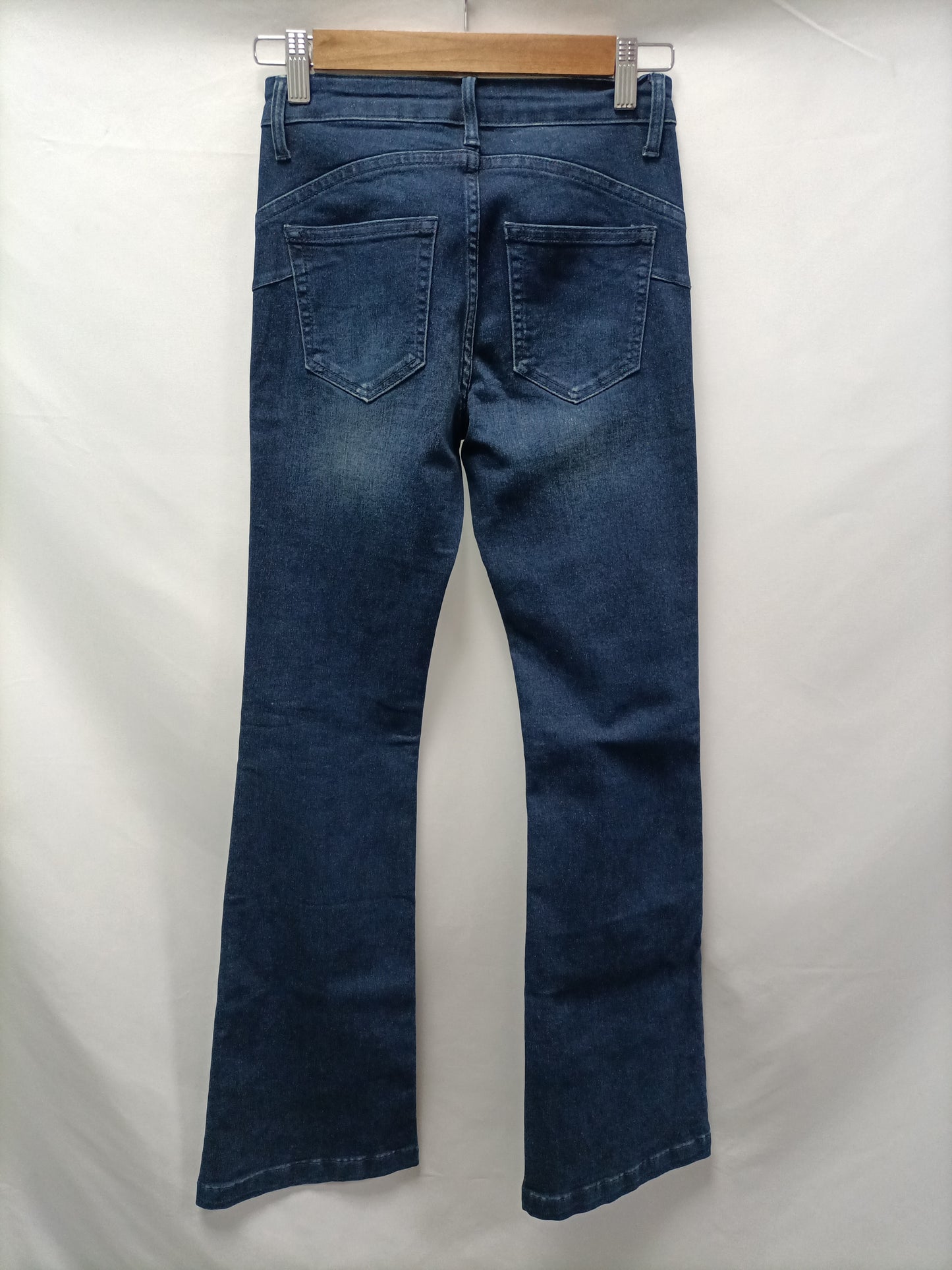 A PIE DE CALLE . Vaquero detalle purpurina T.xs