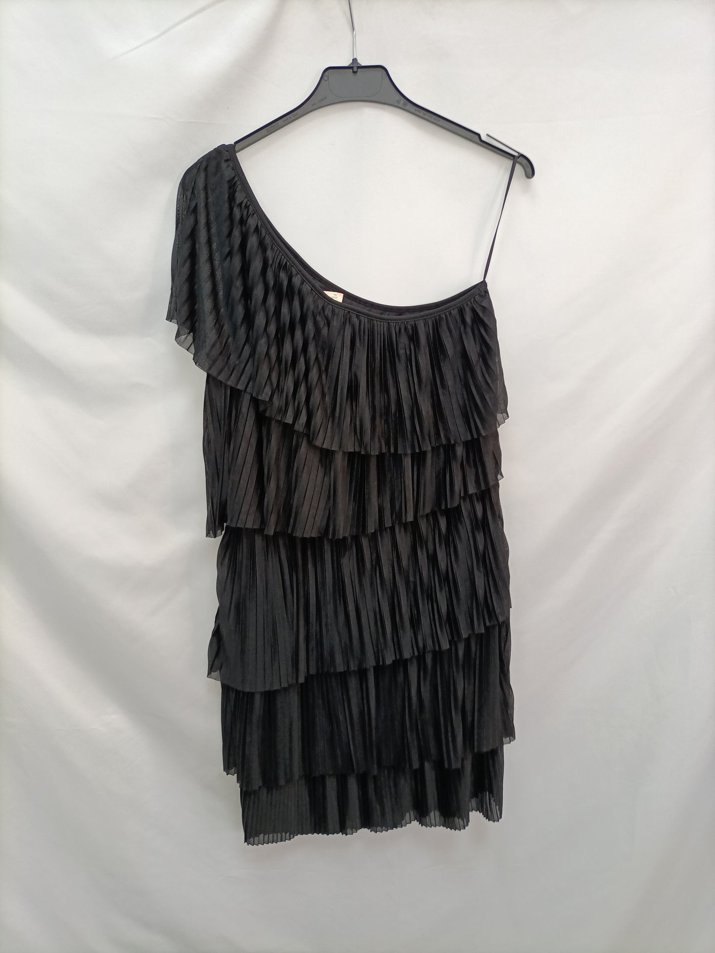 PULL&BEAR. Vestido negro plisado T.m