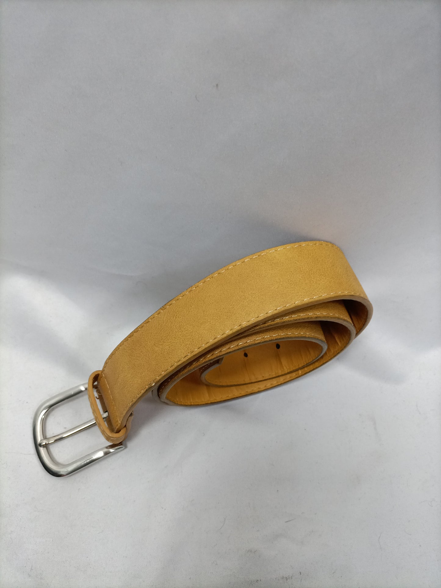 OTRAS. Cinturón mostaza T.95