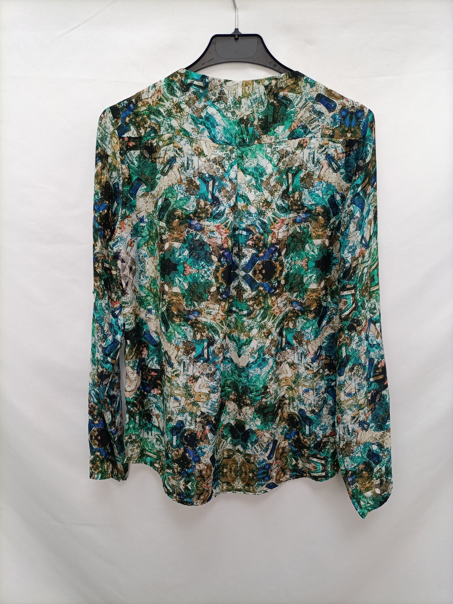 ZARA. Blusa estampado verde T.s