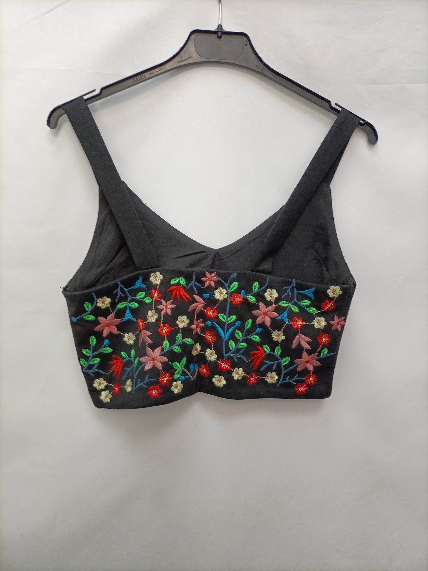 PULL&BEAR. Black embroidered crop top Tm