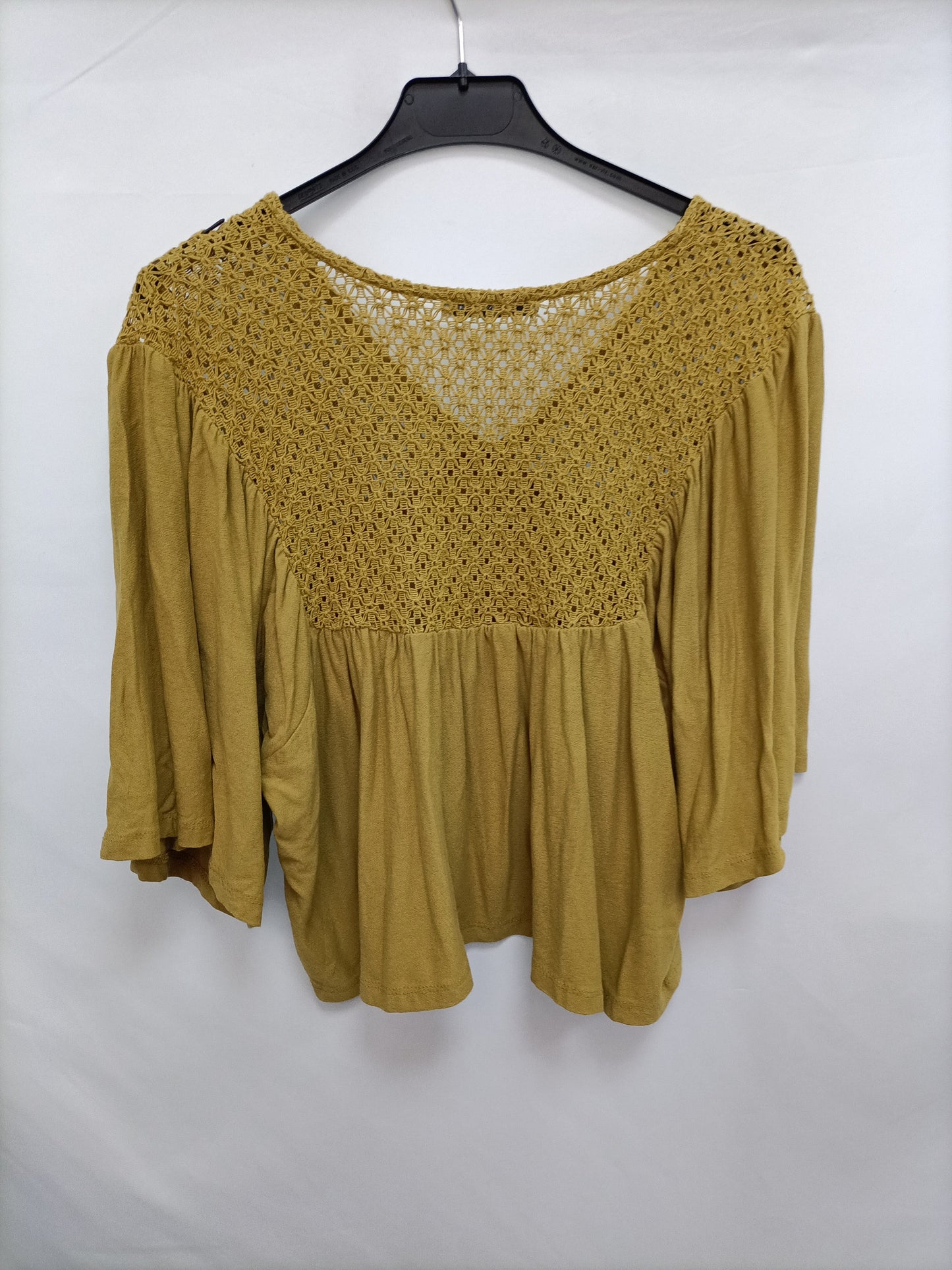 MANGO. Top fluido encaje T.s