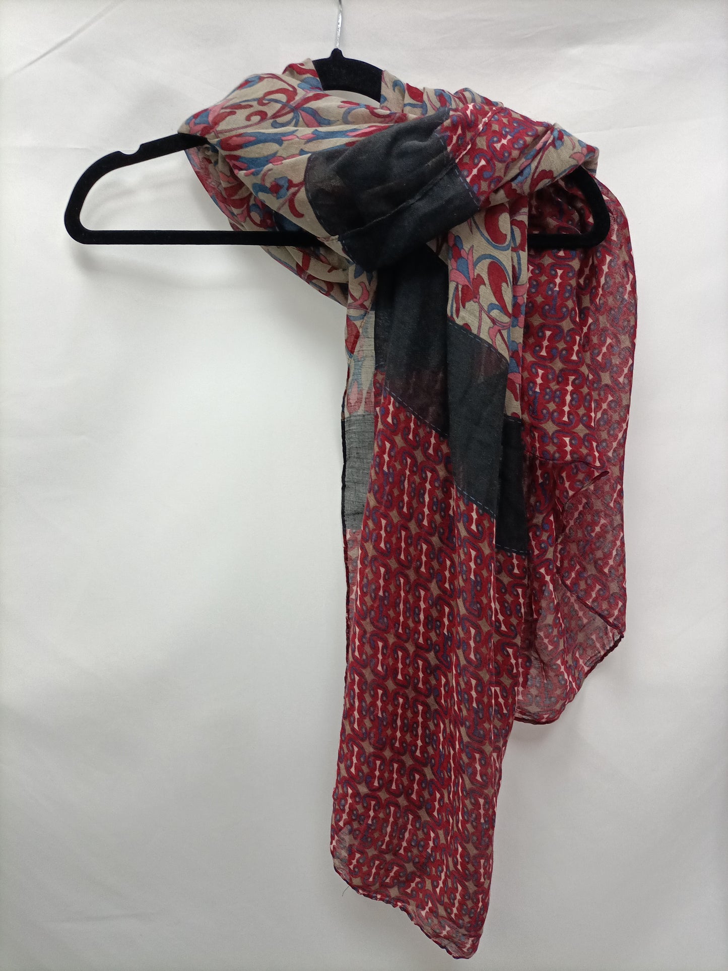 OTHERS. Beige floral scarf