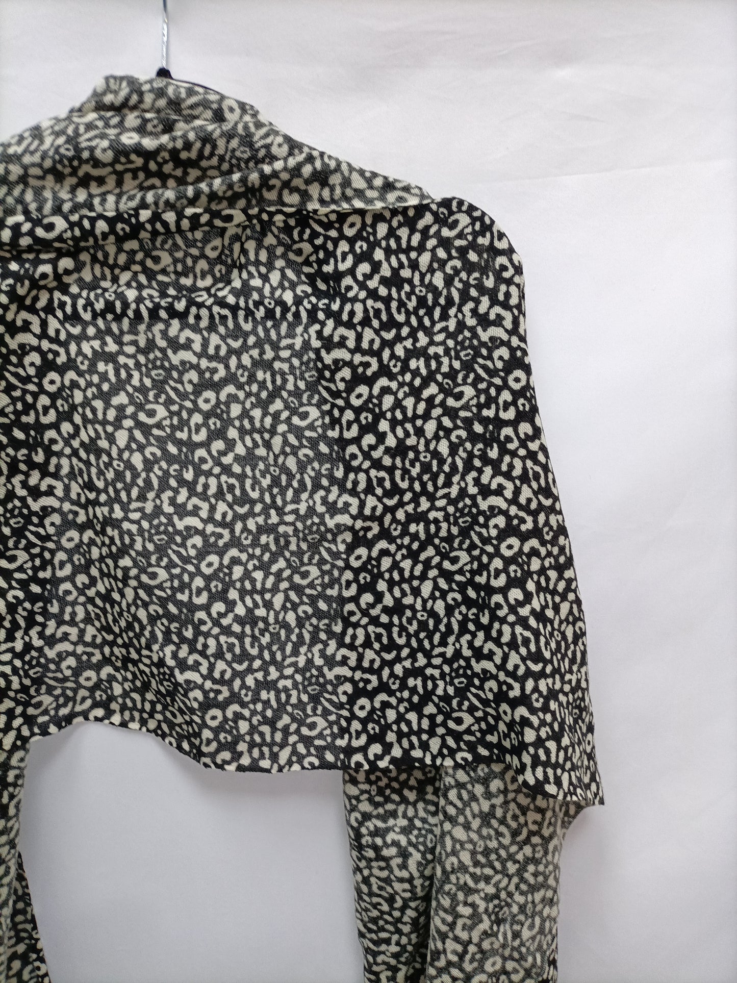 OTHERS. Animal print scarves