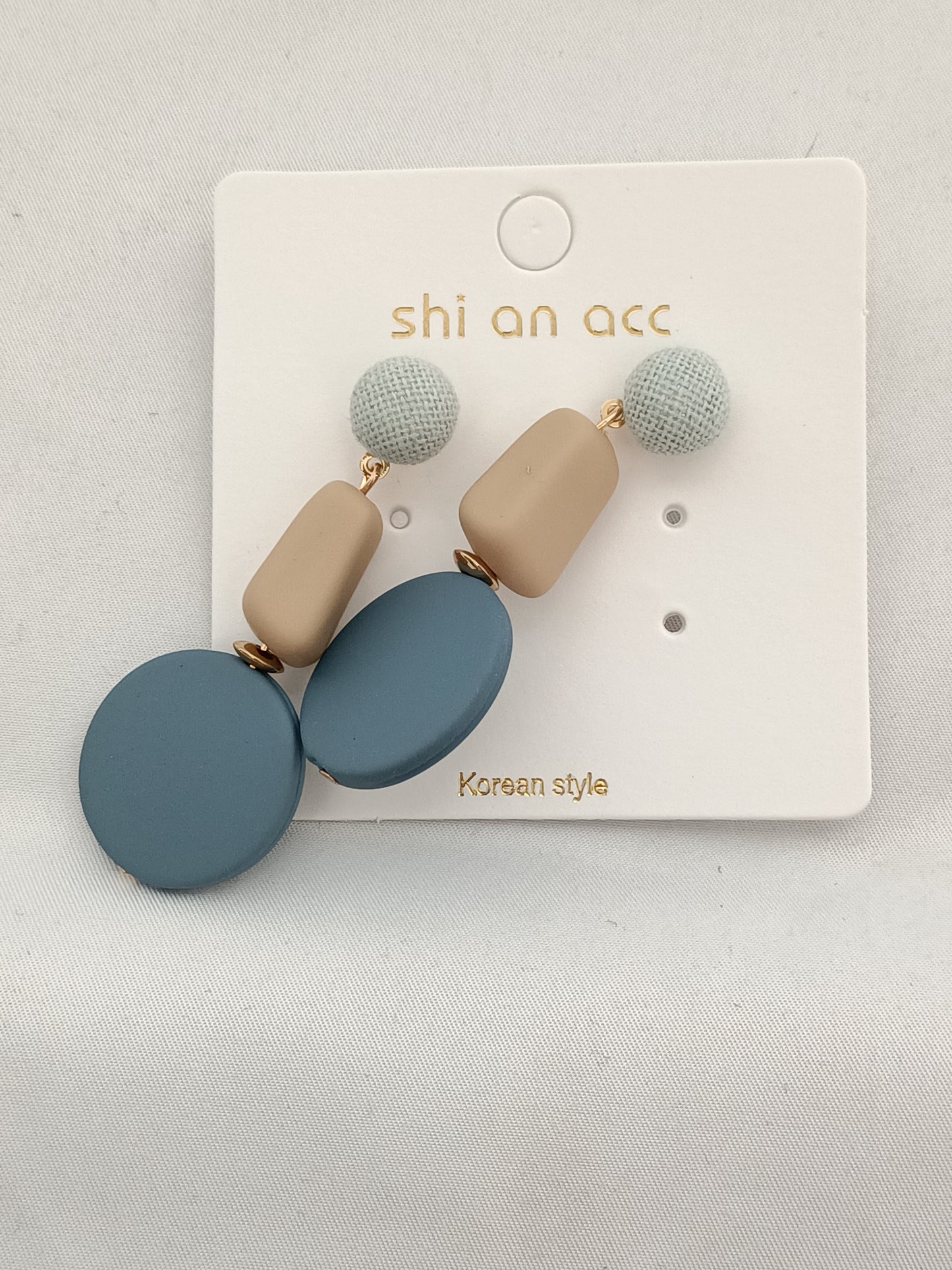 OTHERS. Ball earrings