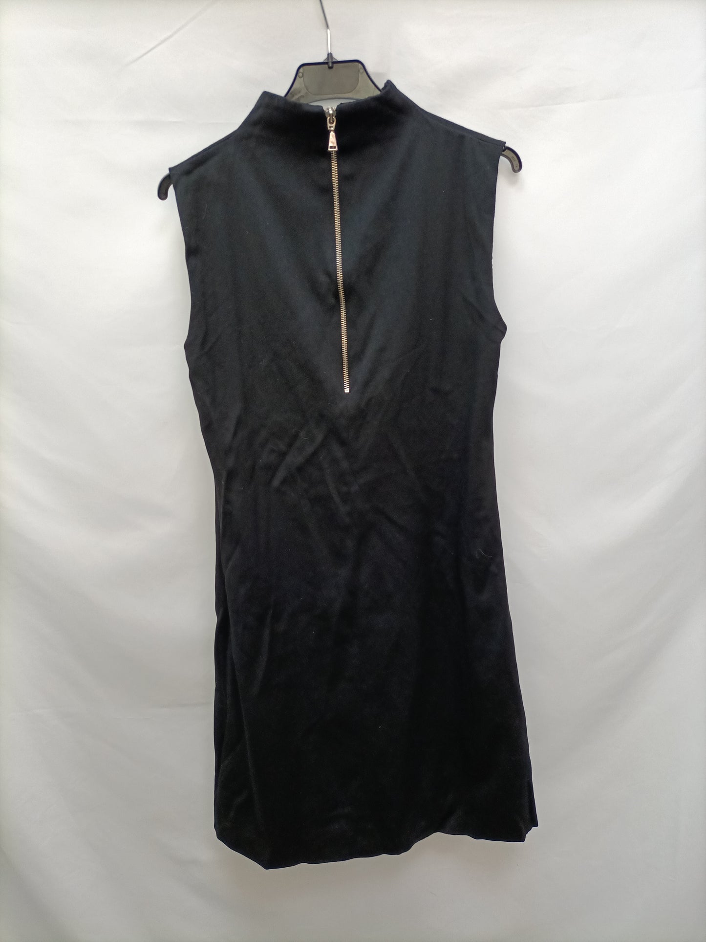 ZARA. Vestido cuello tortuga