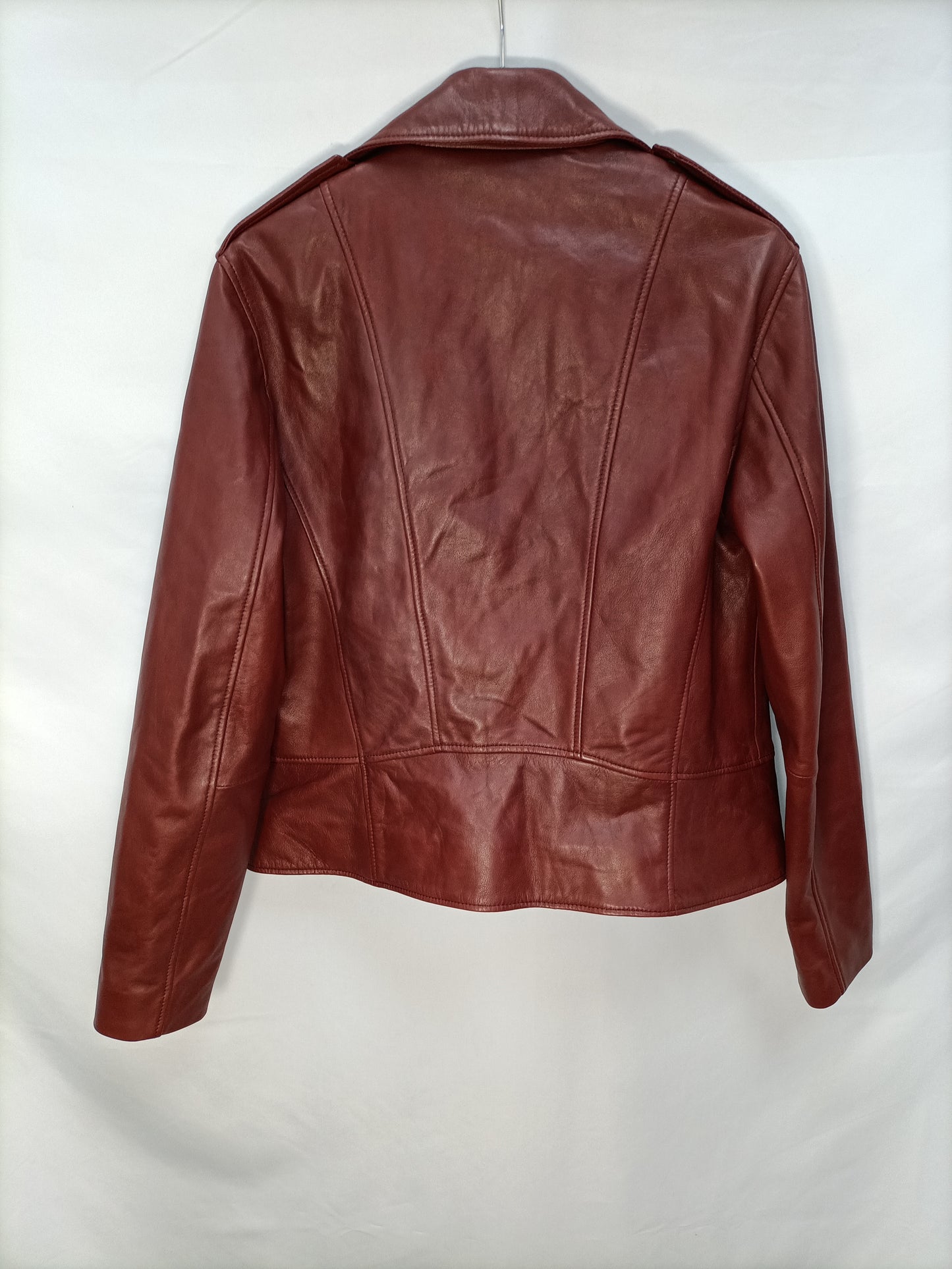 MASSIMO DUTTI. Cazadora piel burdeos T.l