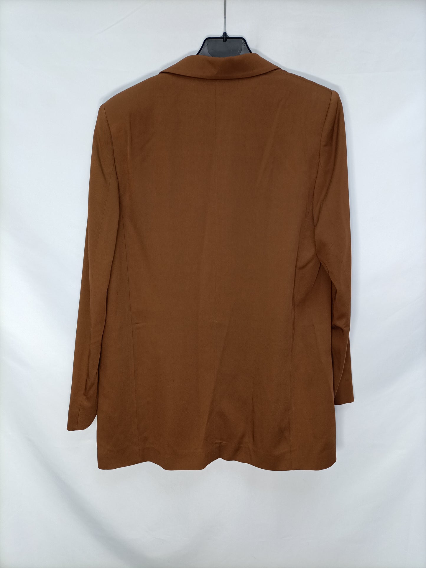 MASSIMO DUTTI. Fluid camel blazer T.40