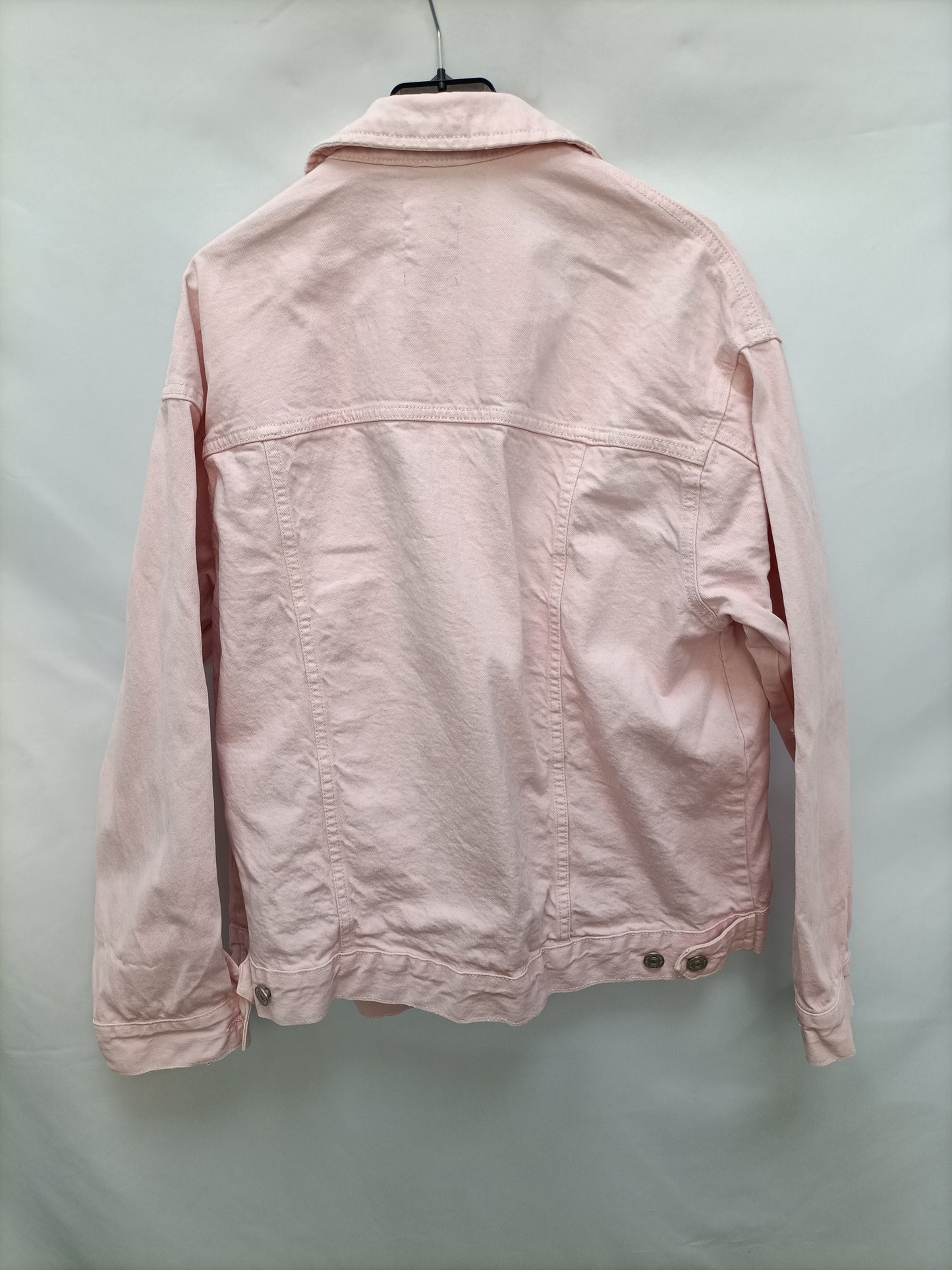 BERSHKA. Cazadora vaquera rosa T.s