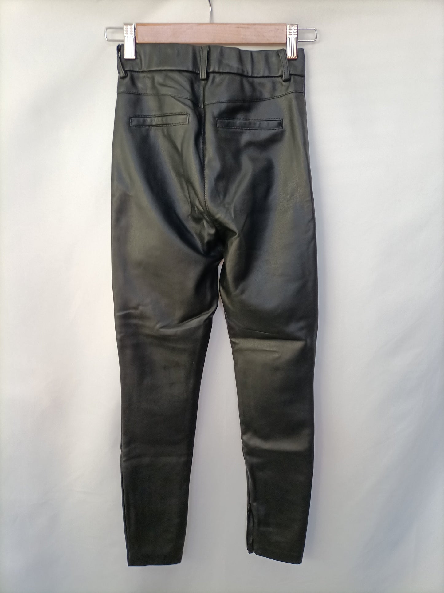 ZARA. Leggins polipiel T.xs