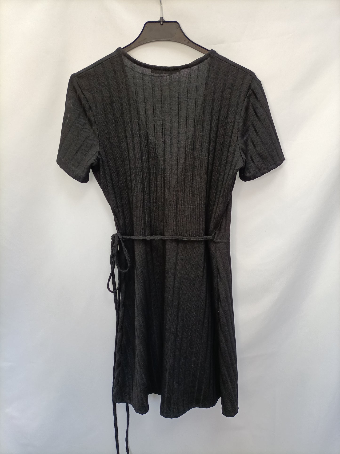 ZARA. Vestido negro canalé T.s