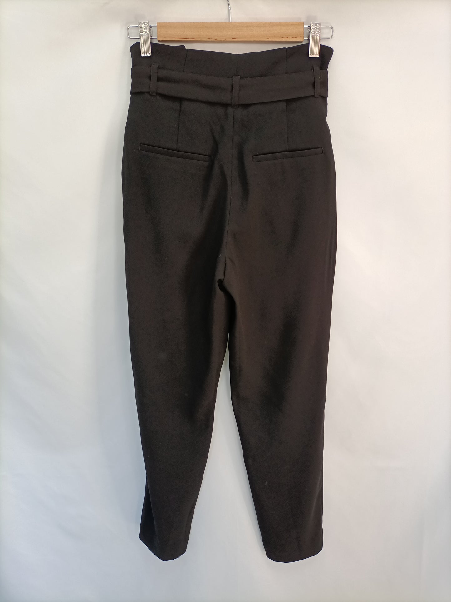 H&M. Pantalón negro fluido T.34