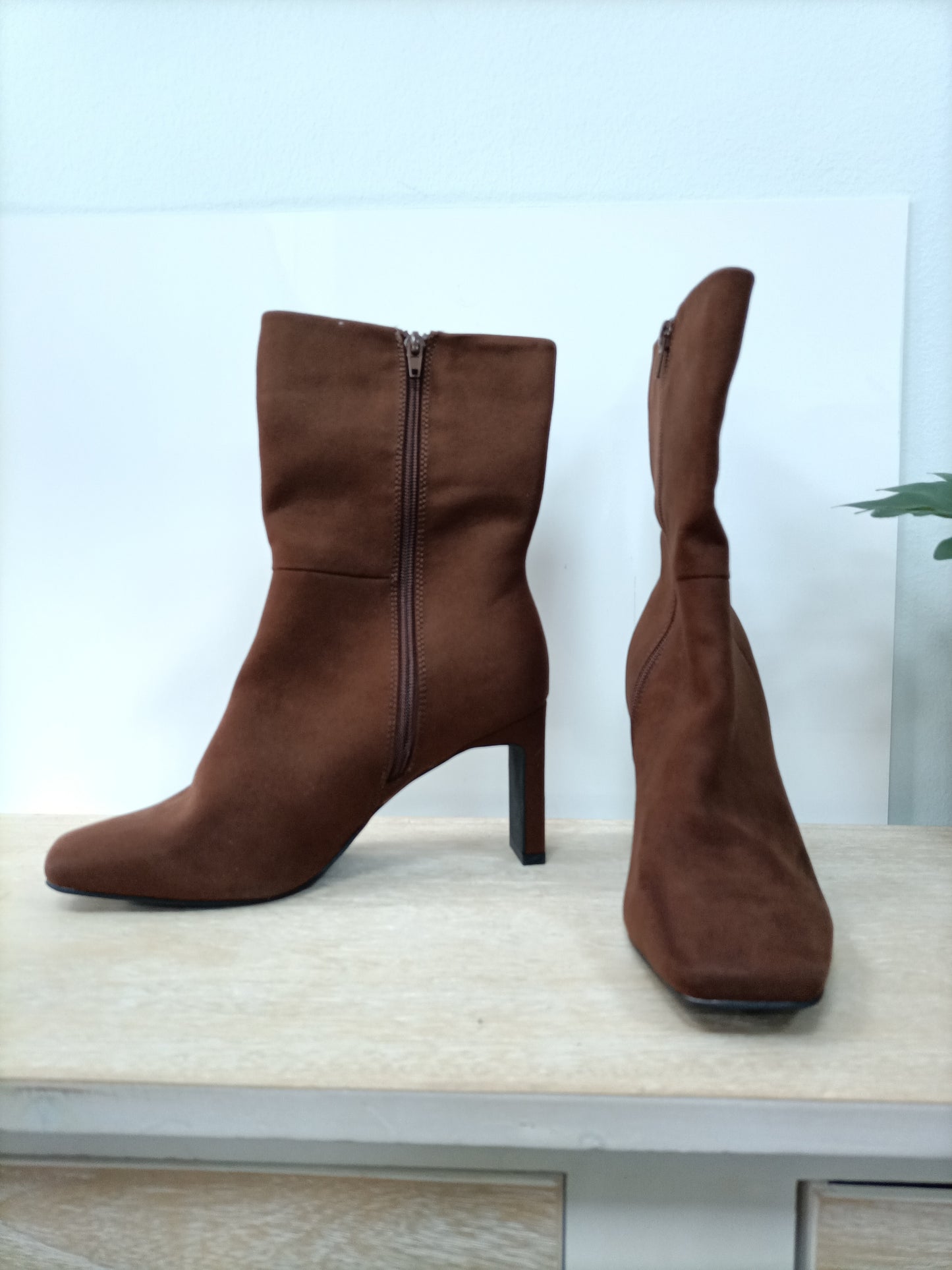 OTRAS. Botas marrones antelina T.40