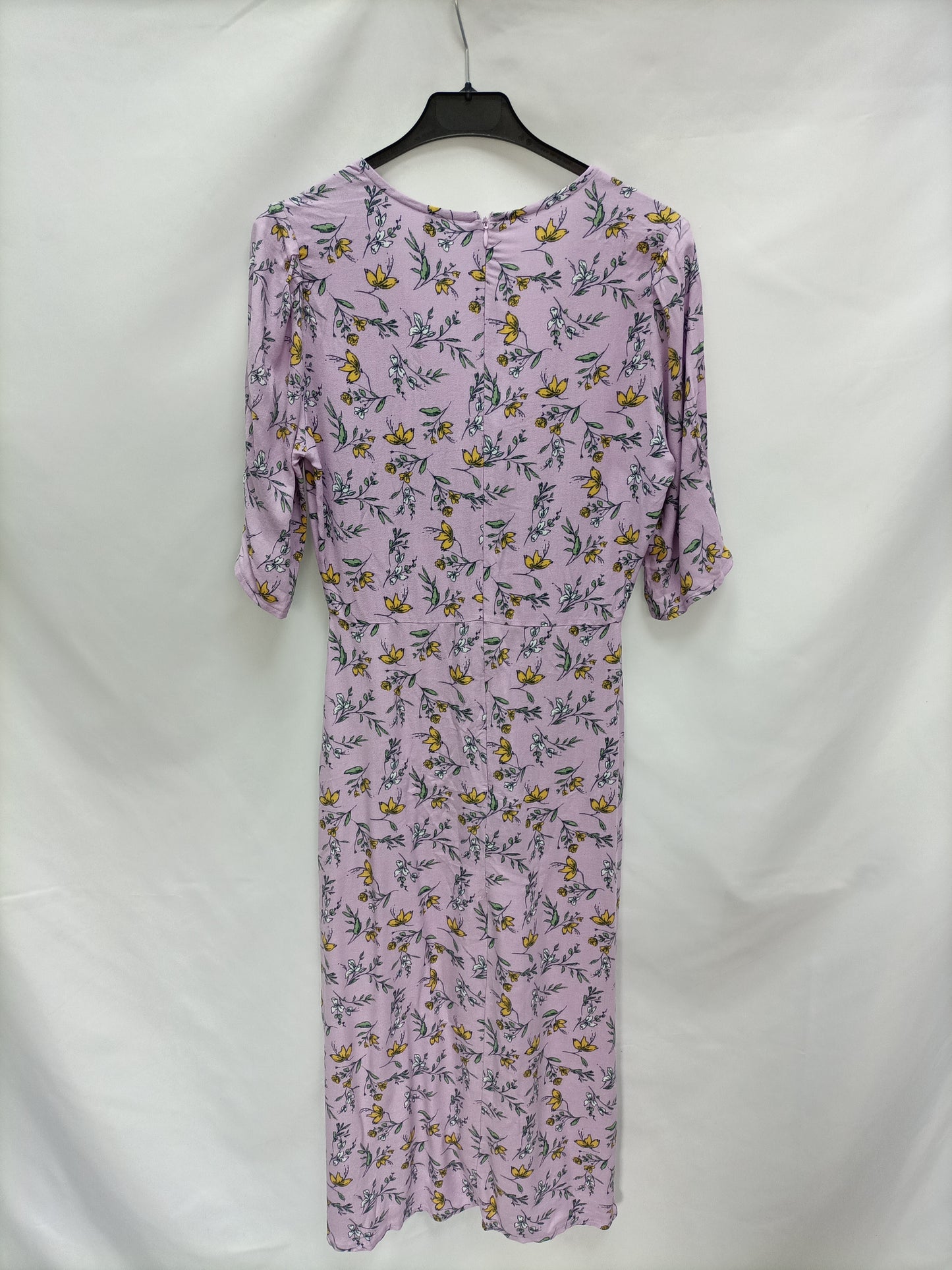 STRADIVARIUS. Vestido midi lila T.l