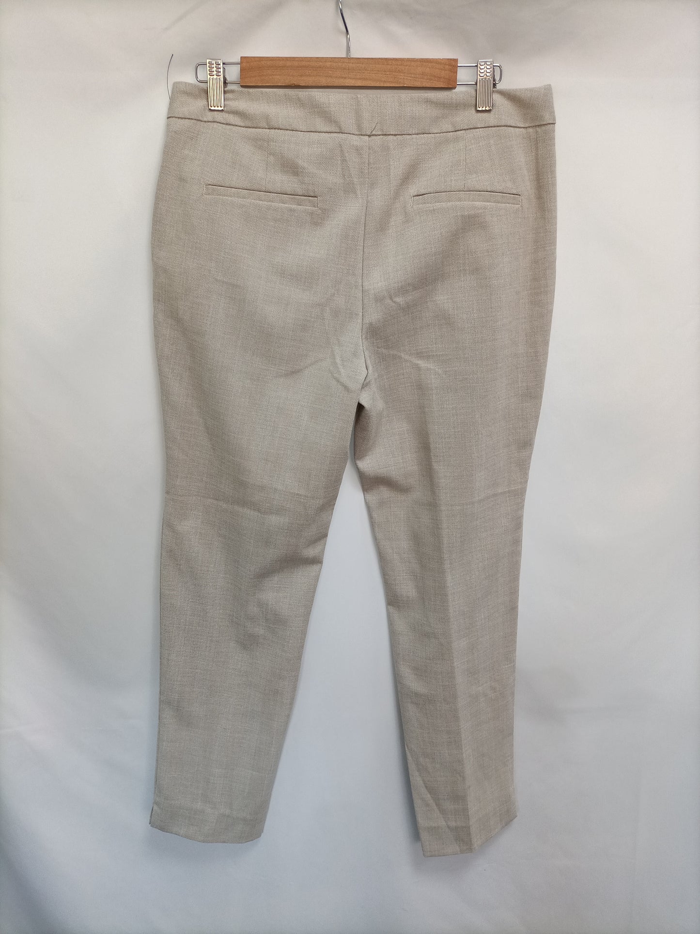 ZARA. Pantalón beige de vestir T.40