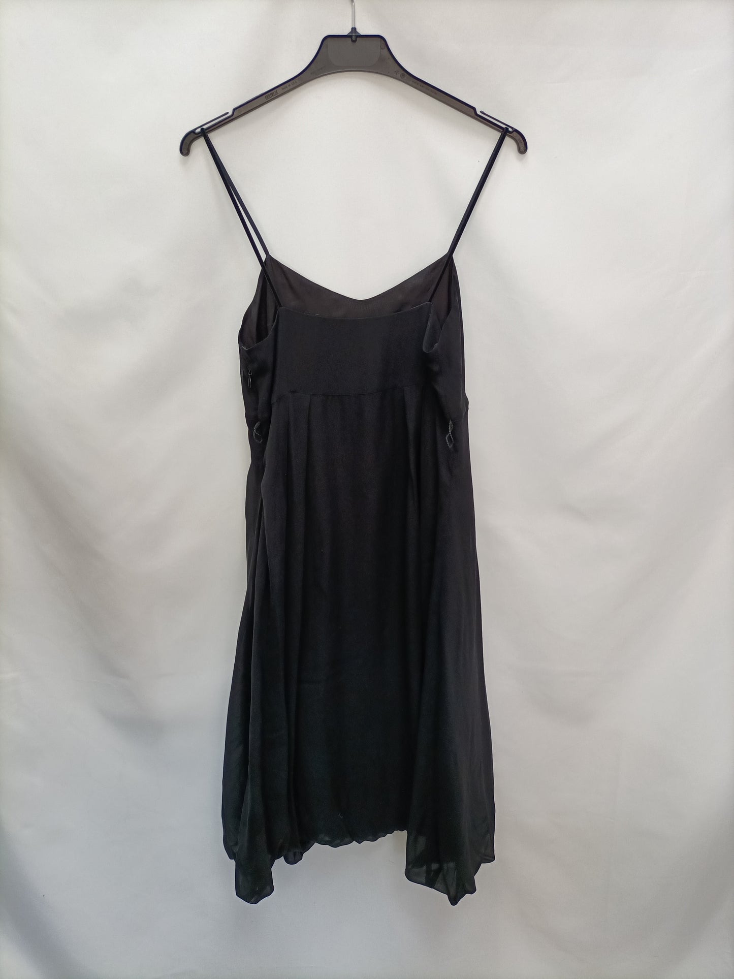 TINTORETTOO. Vestido negro tirantes T.36