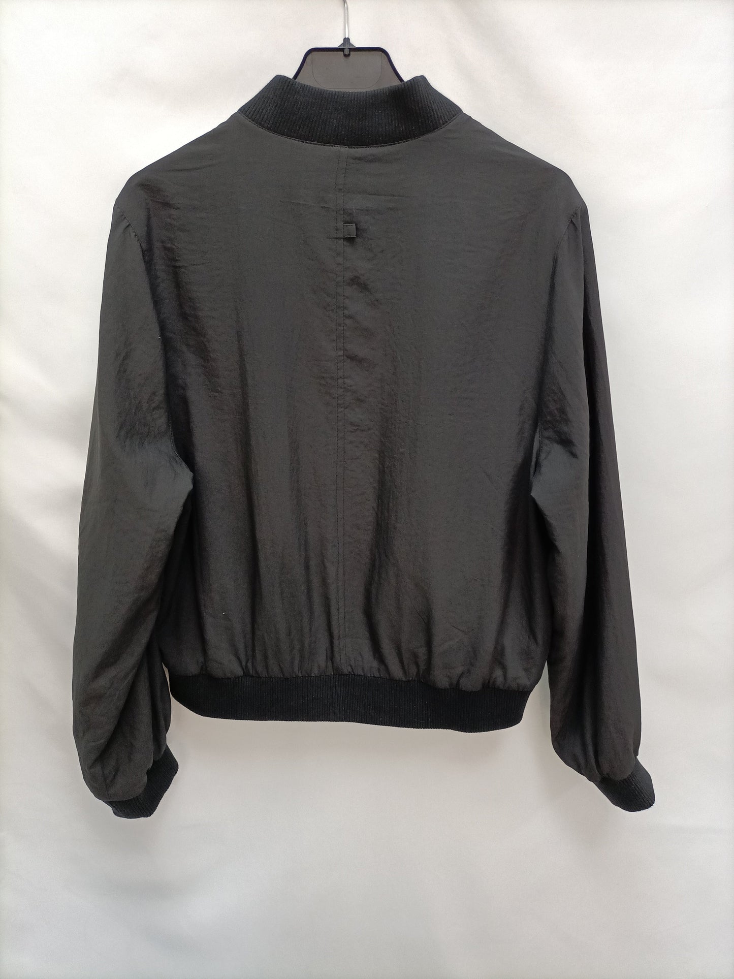 POP ENGLAND. Bomber negra fluida T.2(m)