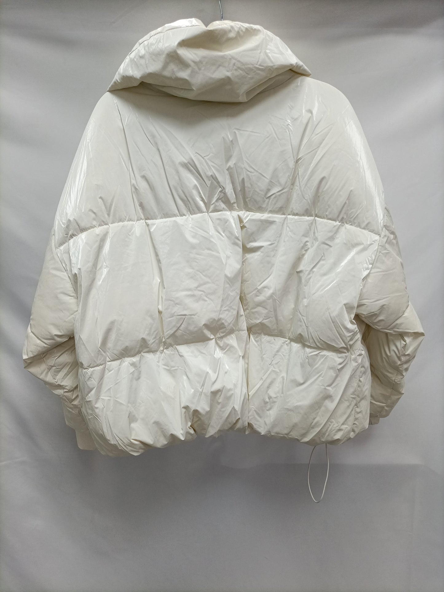 STRADIVARIUS. Plumas beige crudo T.m