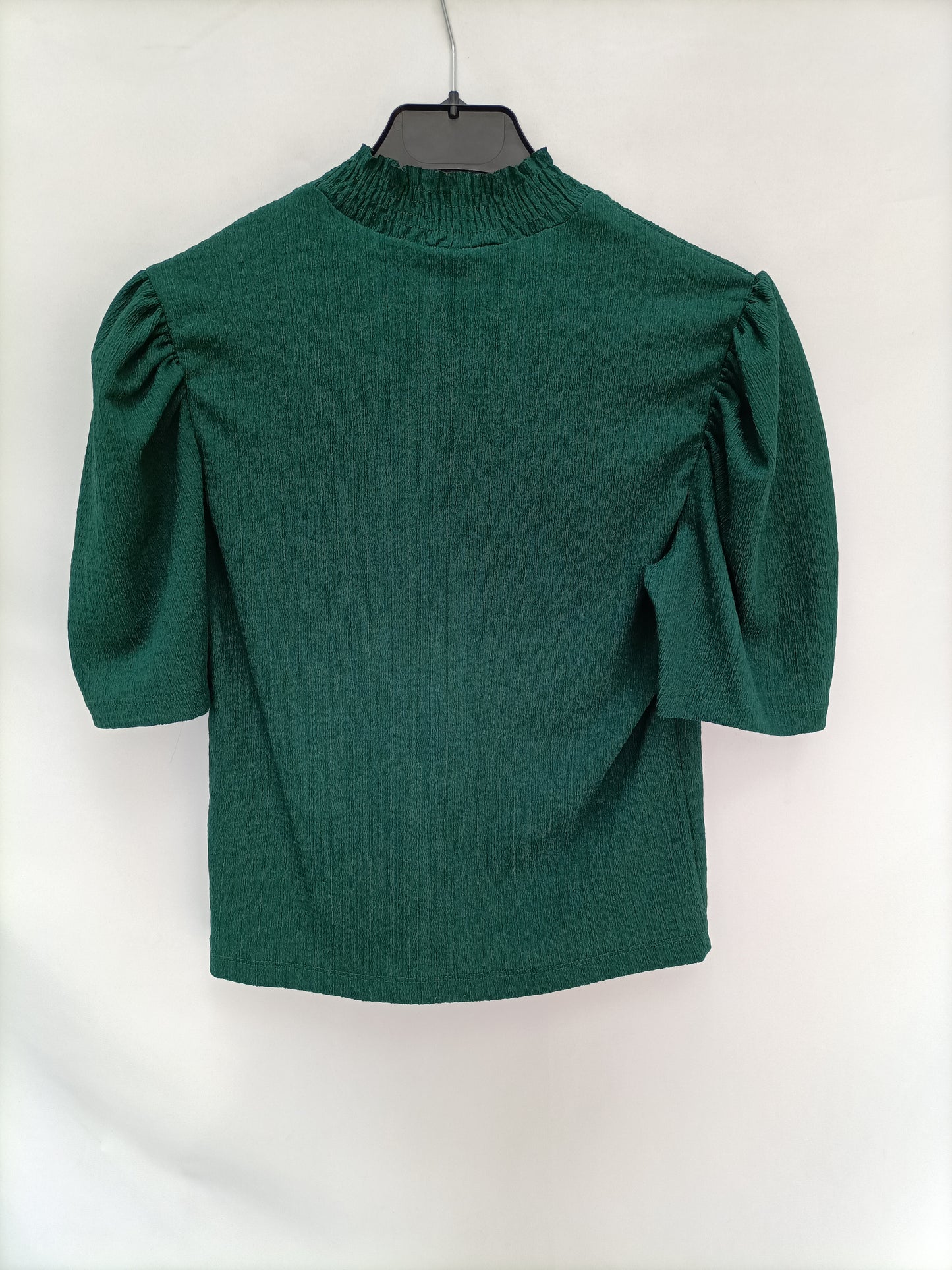 PULL&BEAR. Top verde cuello perkins T. m