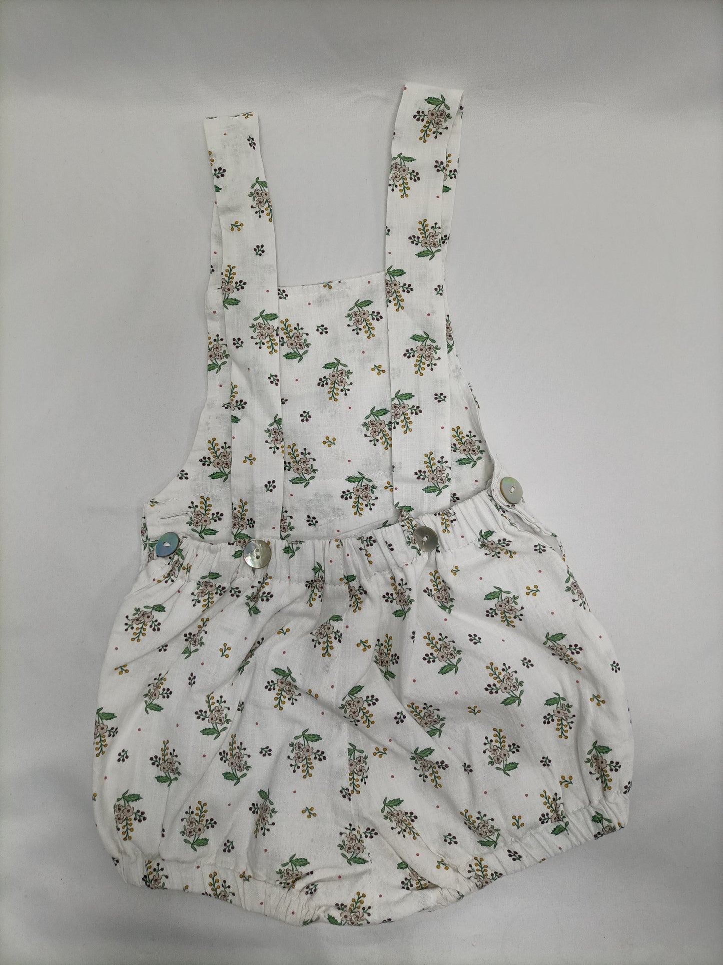 CALATEA. Ranita blanca flores T.18M