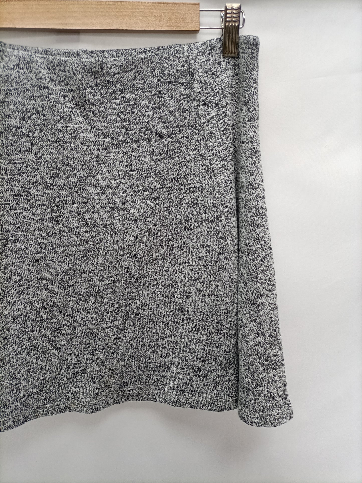 EASY WEAR. Short herringbone skirt Tl