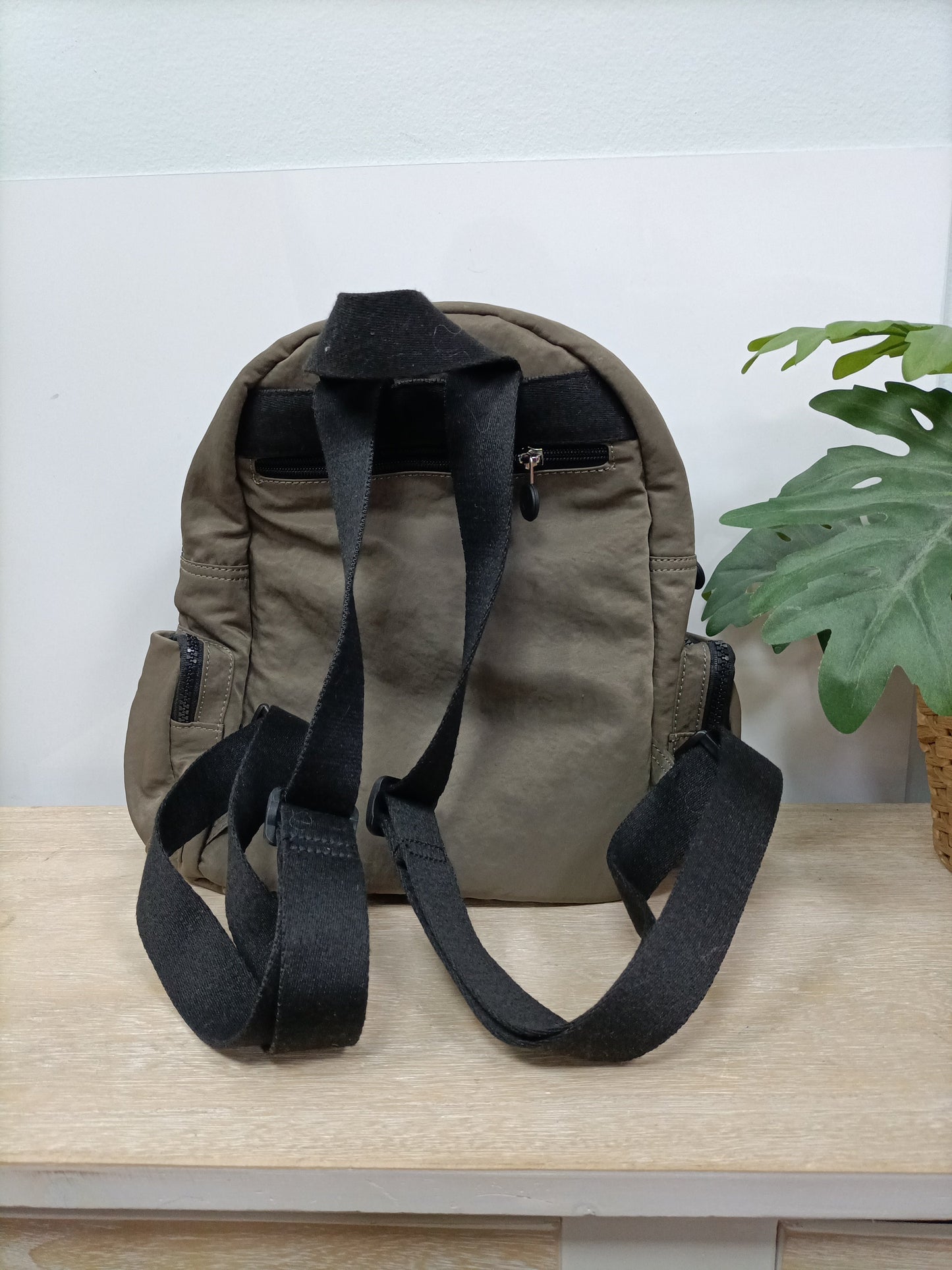 SENDA. Mochila verde lona