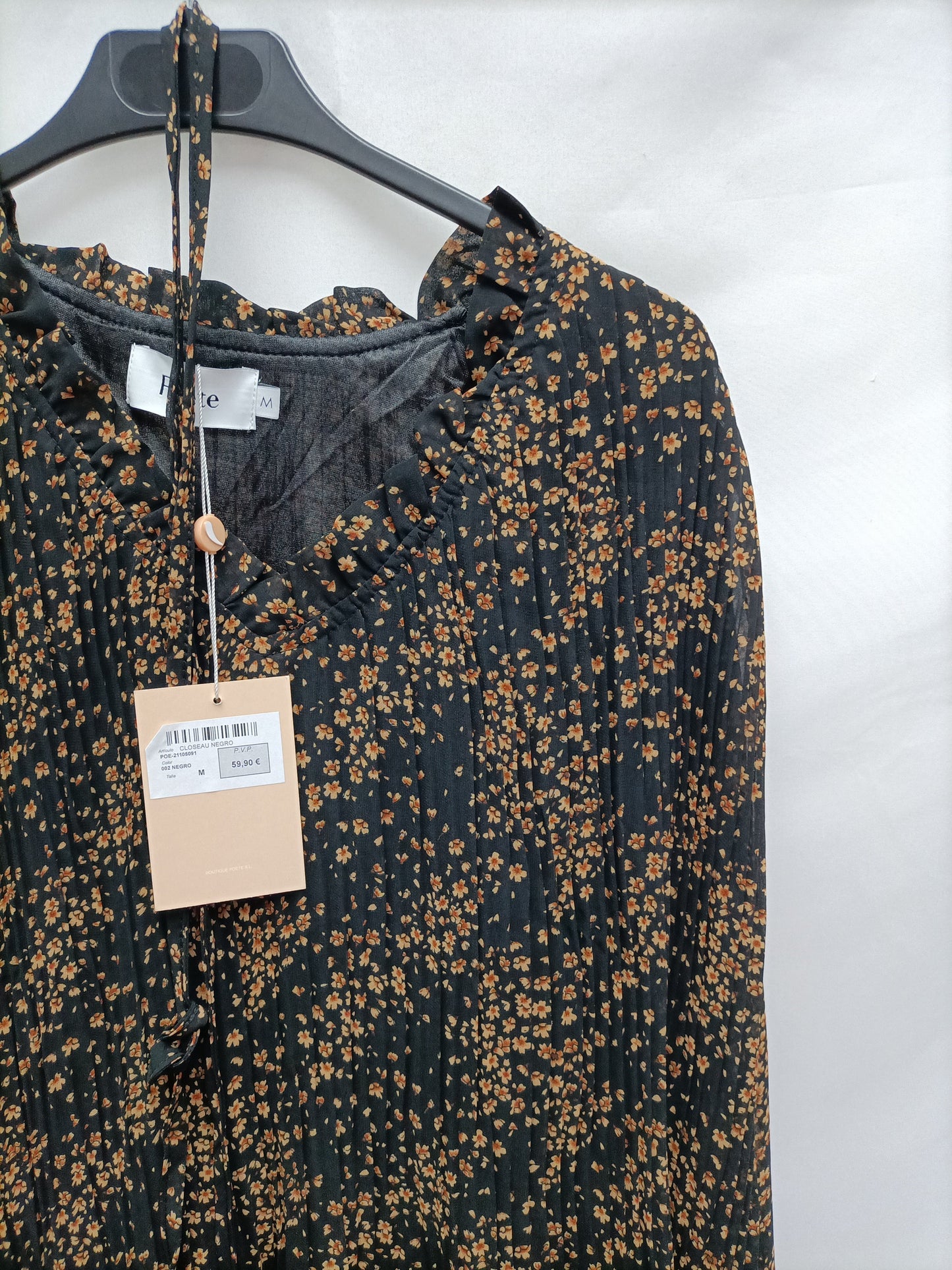 POETE. Vestido negro plisado T.m