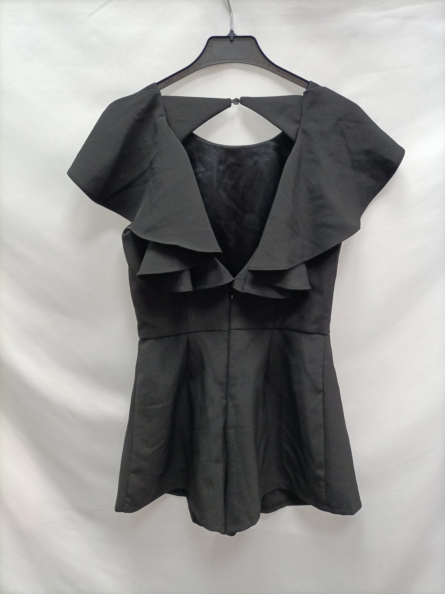 FOREVER21. Mono negro espada T.s