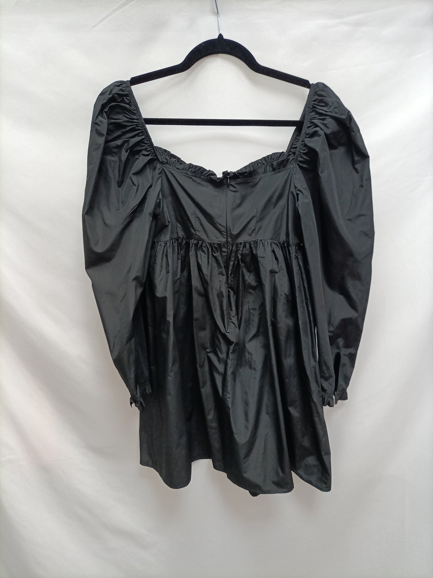 ZARA. Vestido negro cortoT.s