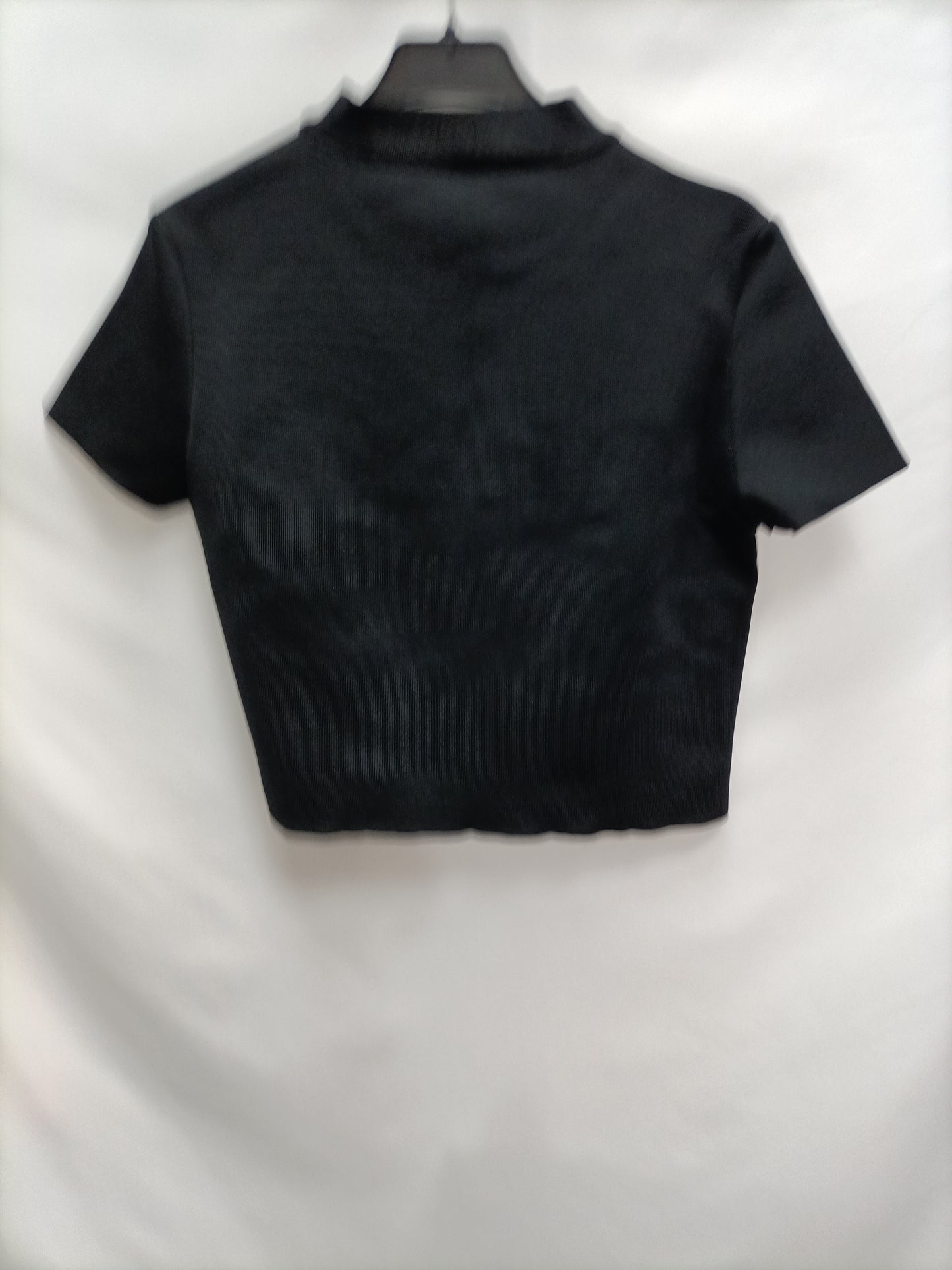 OTRAS. Top negro botones T.u(m)