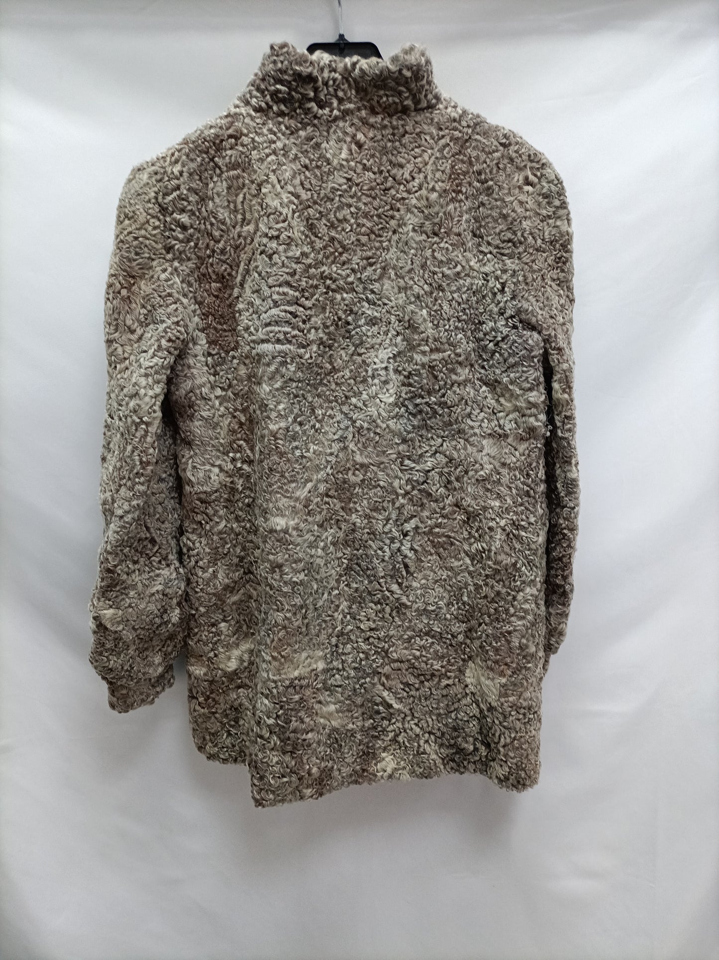 ENRIQUE LEZAUN. Beige shearling coat Tu(m)(tara)