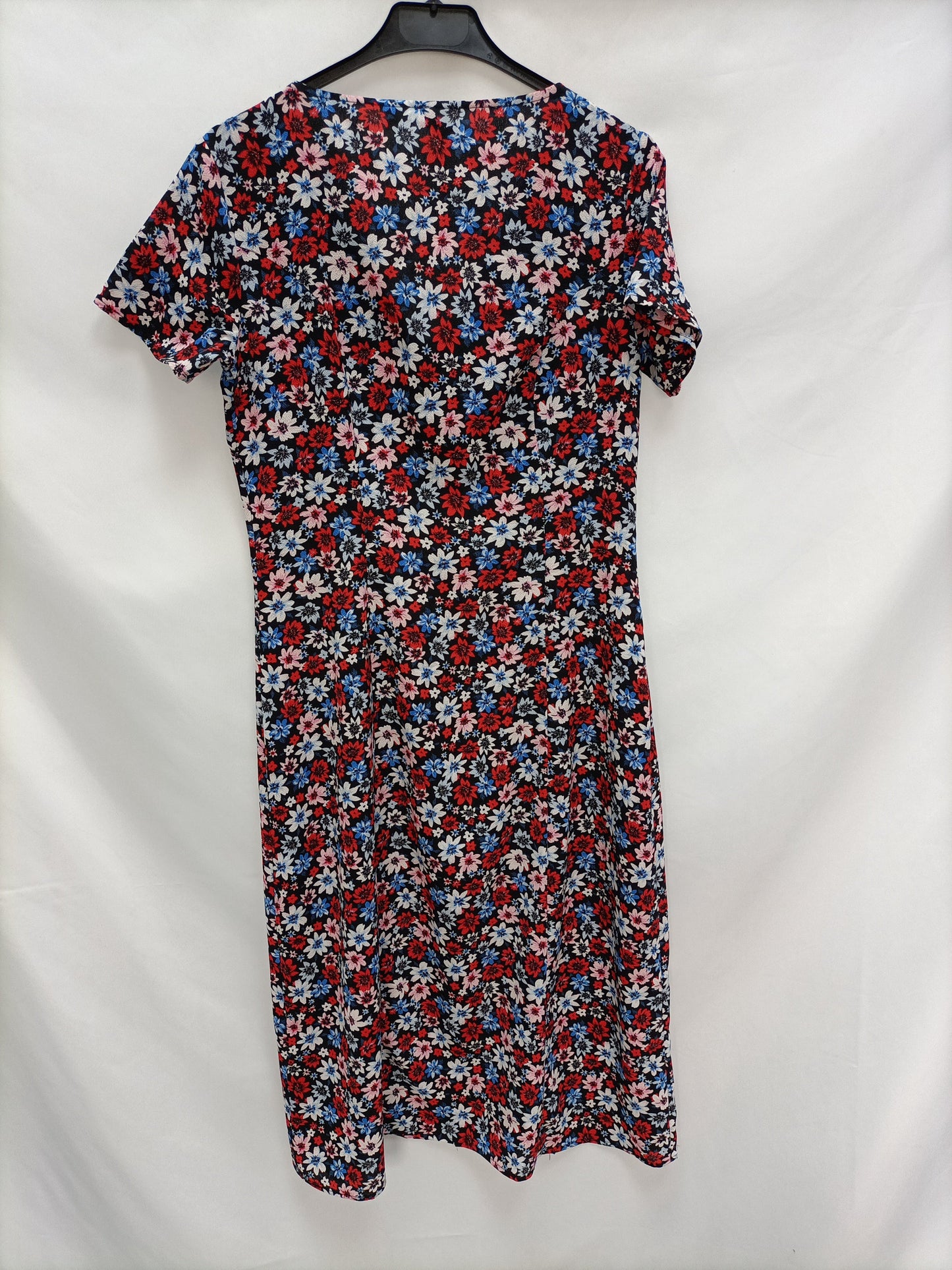 H&M. Vestido midi flores T.36