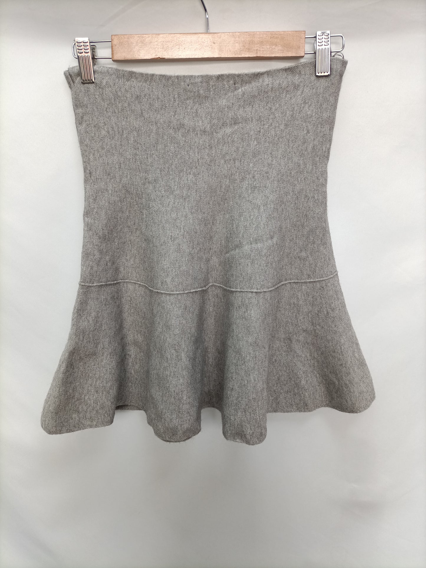 ZARA. Falda punto gris T.l