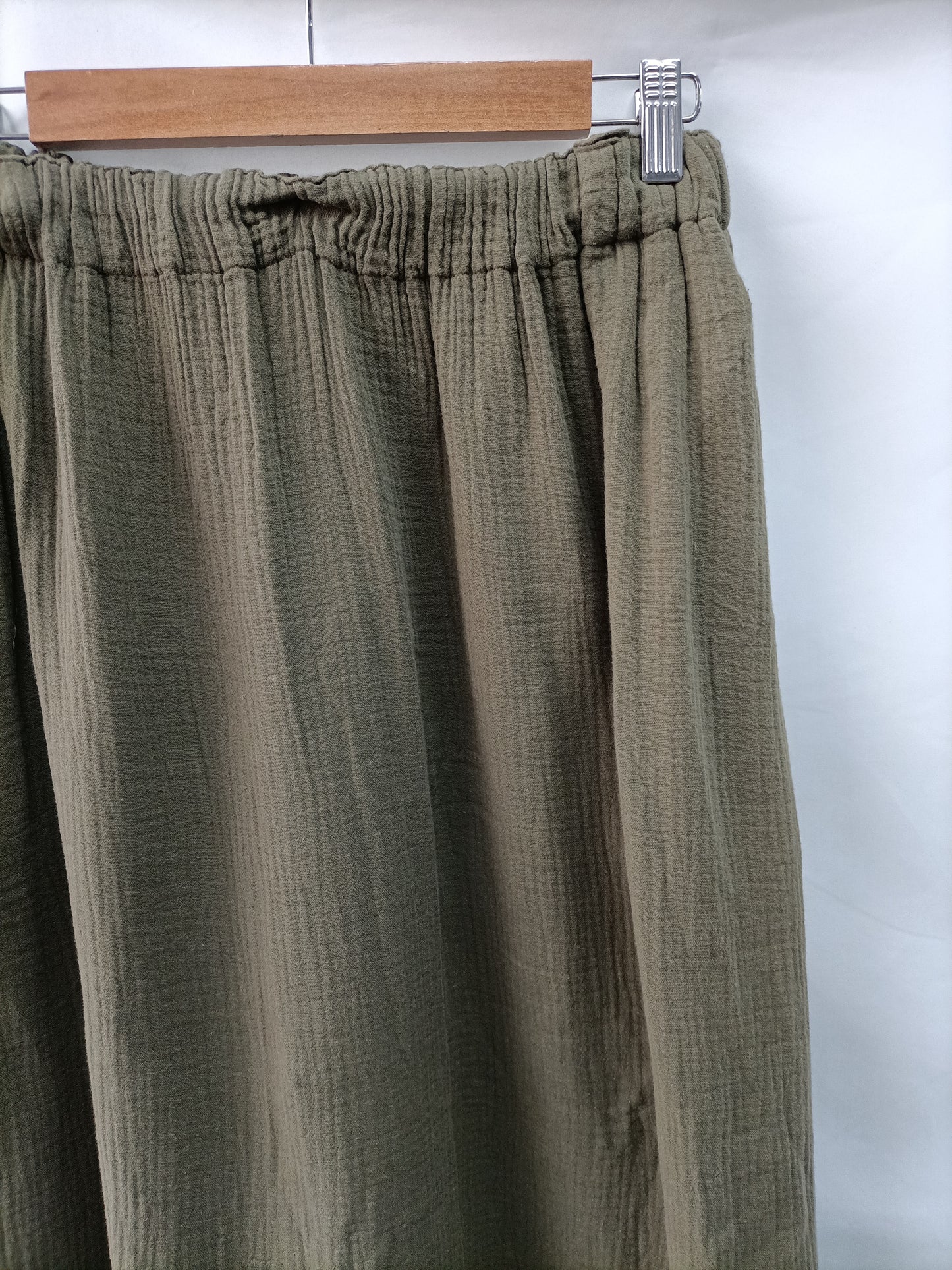 BEATRIZ FUREST. Falda midi verde T.s