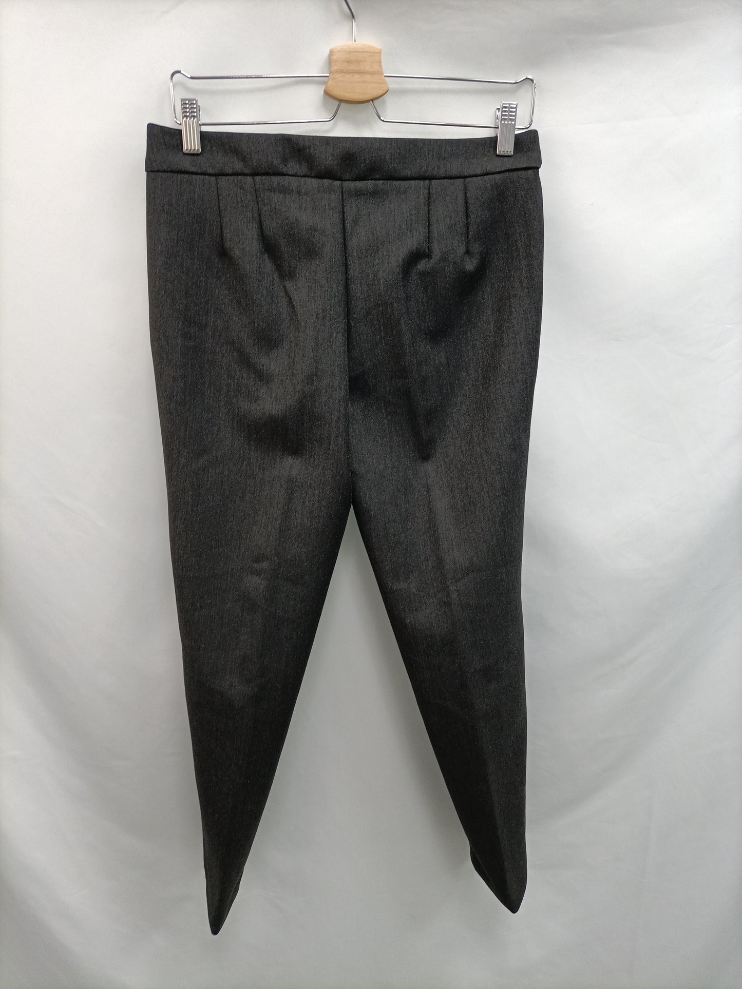 JORGE VÁZQUEZ BY SISTESIS. Grey pleated trousers, size 38