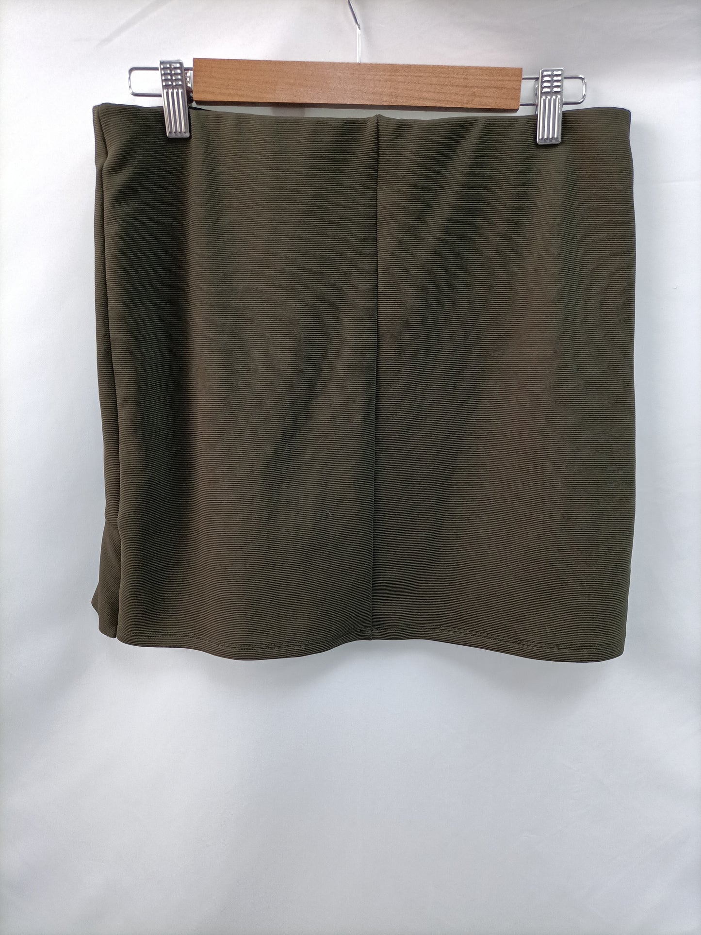 ZARA. Ruffled skirt T. l