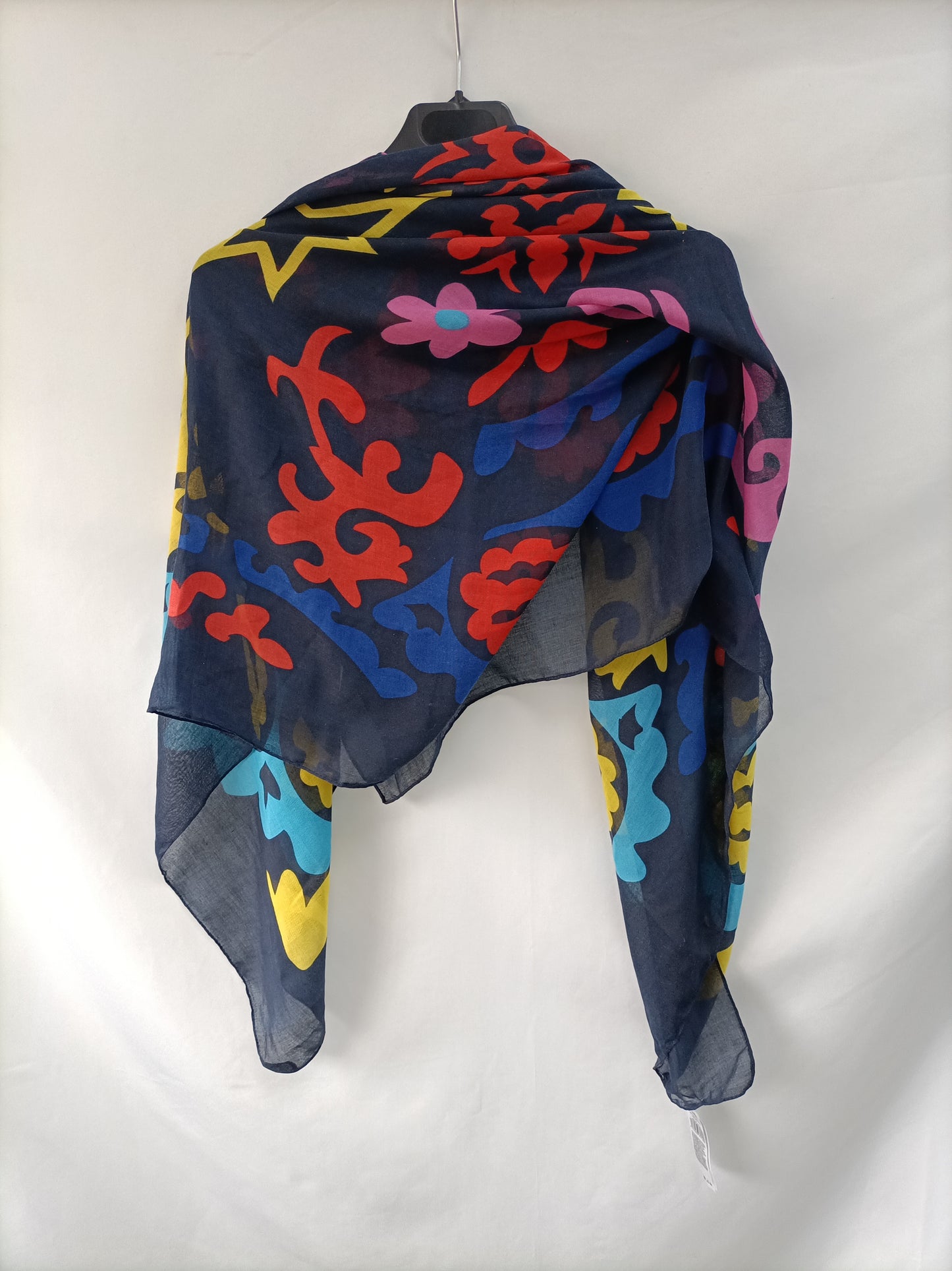 OTRAS. Pañuelo amarillo