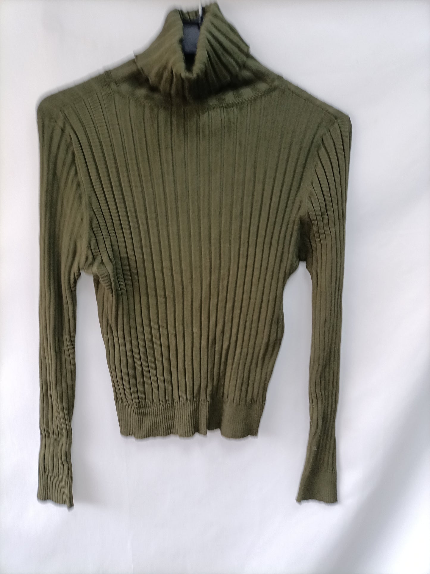 ZARA. Green ribbed top Tl