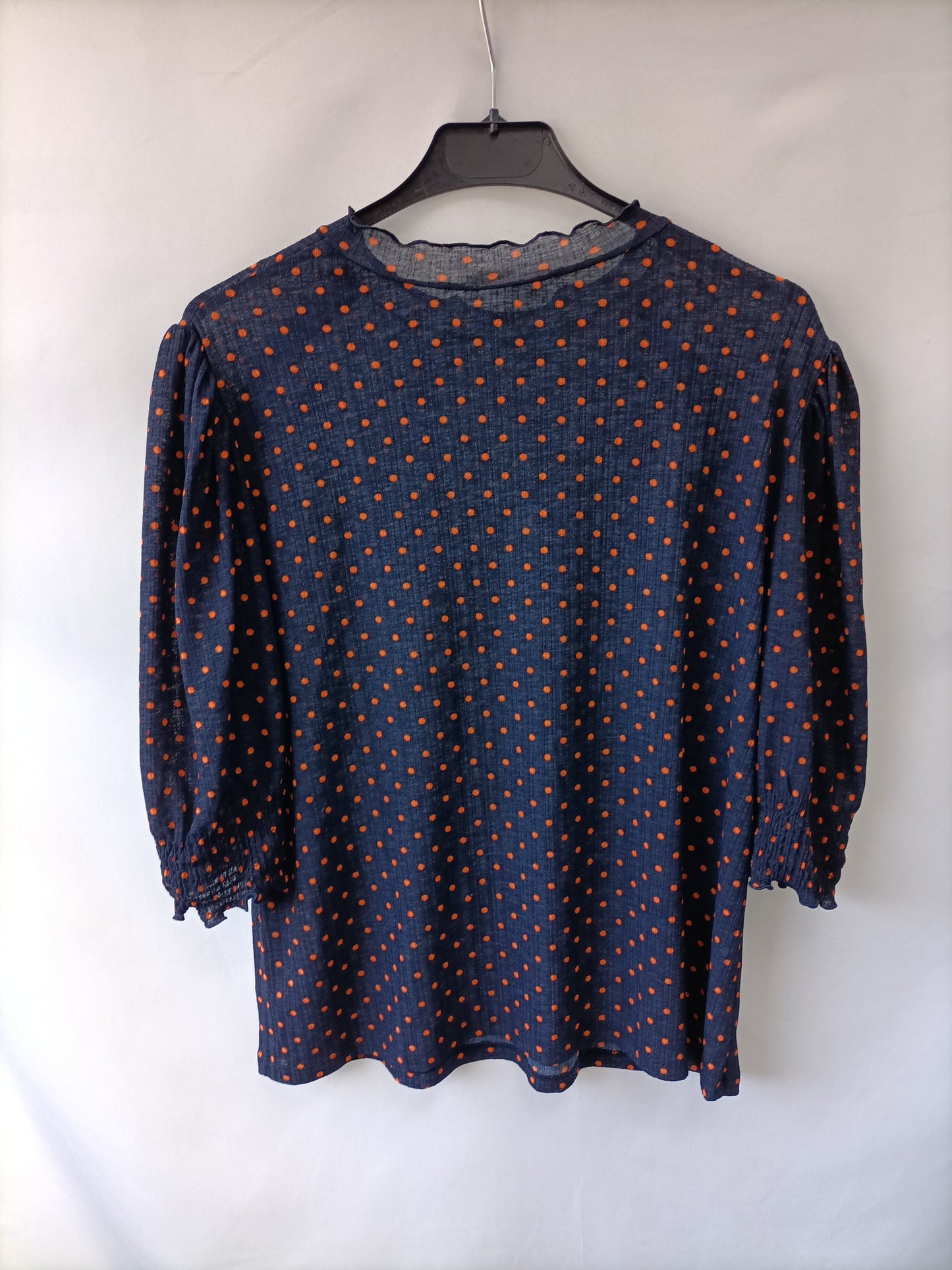 ZARA. Camiseta azul lunares T.s
