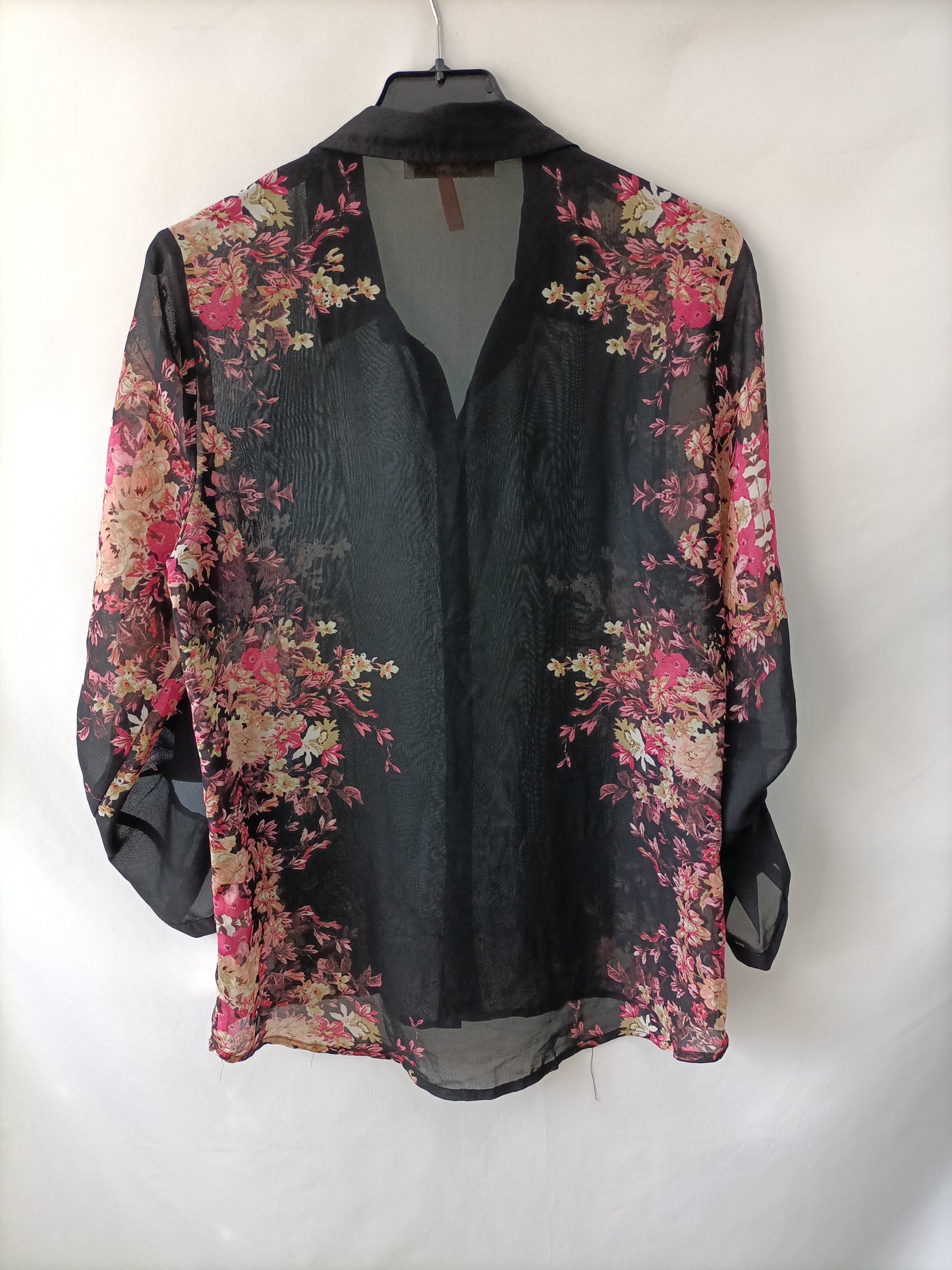BERSHKA. Black floral blouse Tl