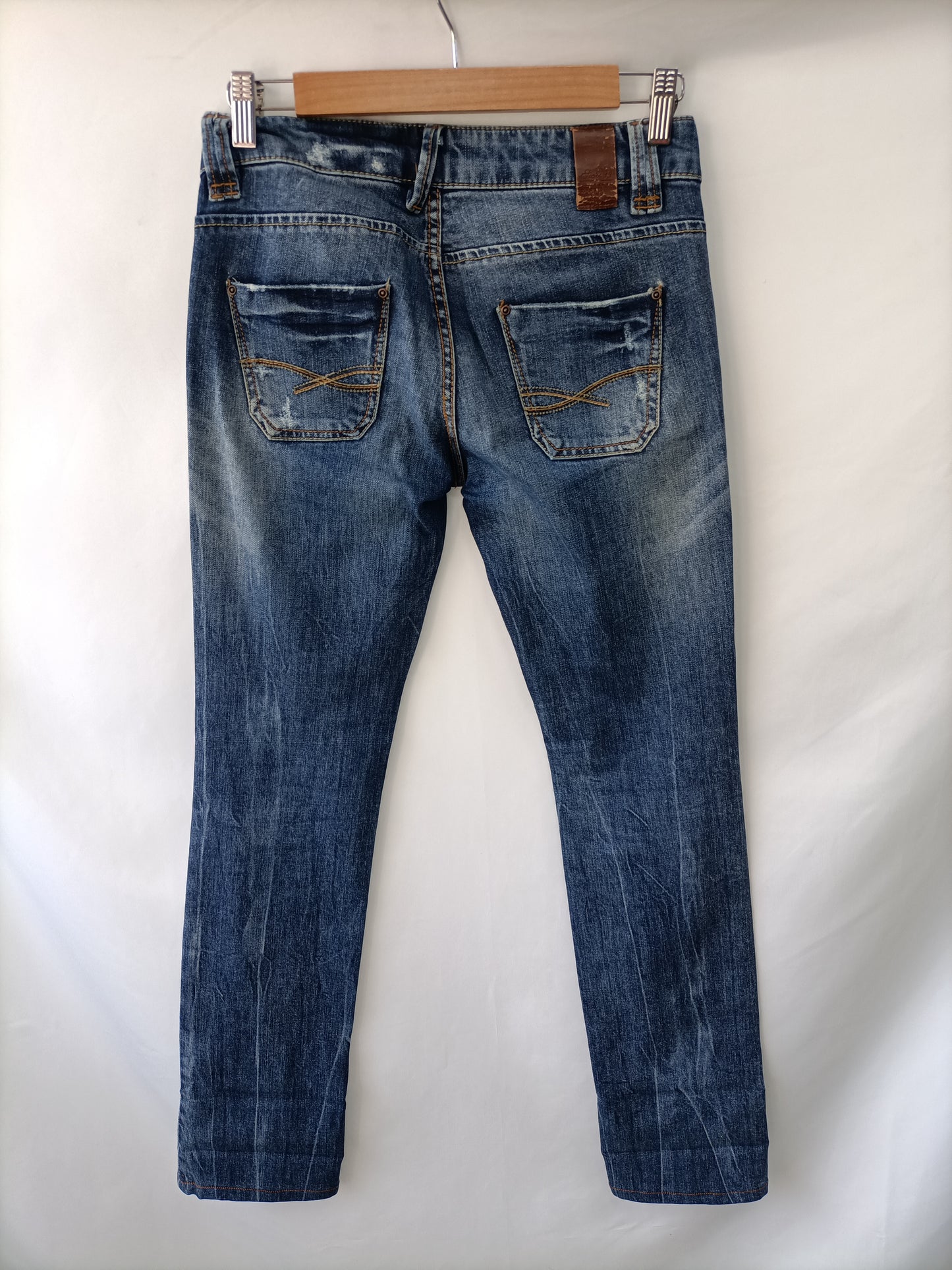 PULL&BEAR. Pantalón efecto lavado T.36